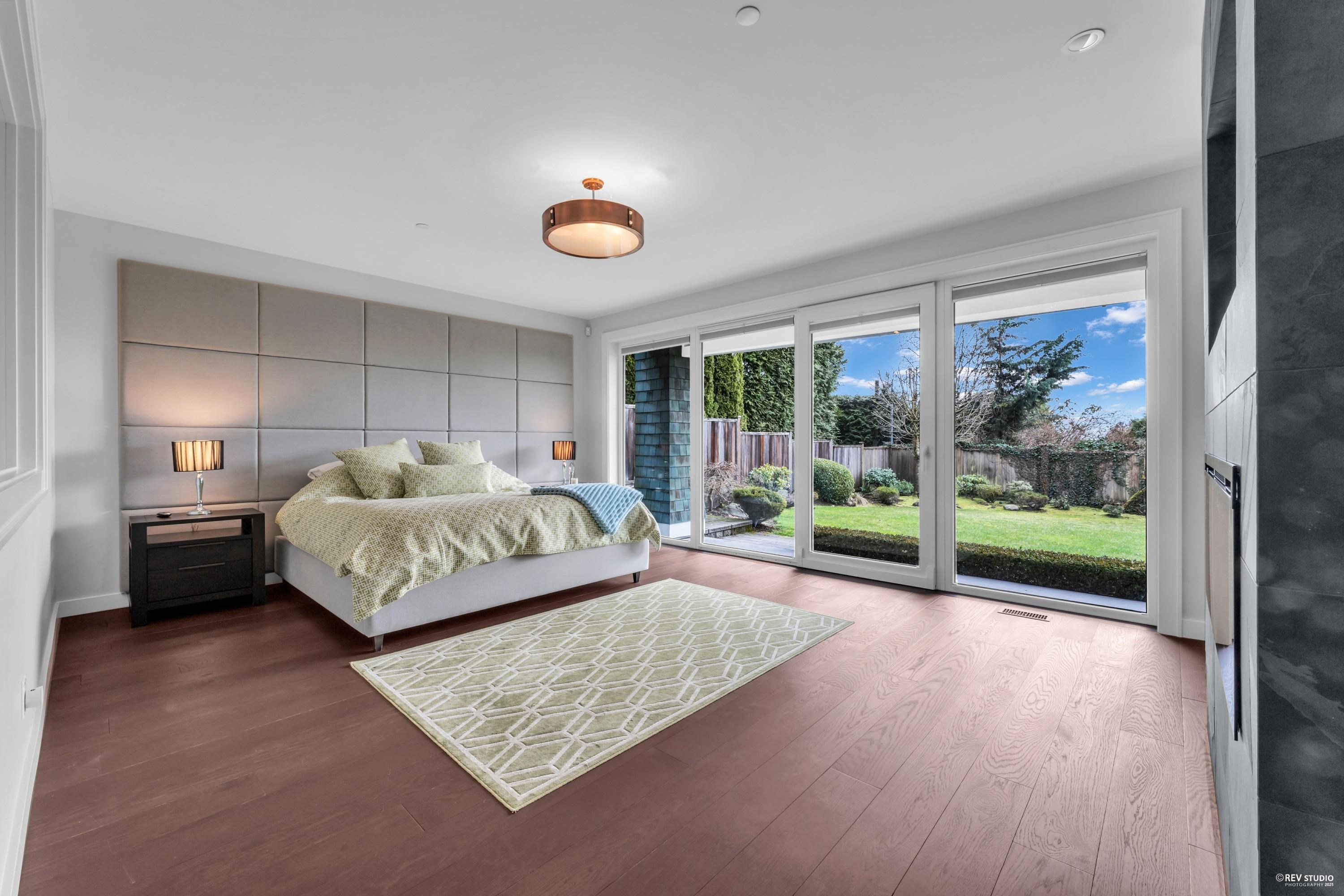Listing image of 2478 OTTAWA AVENUE