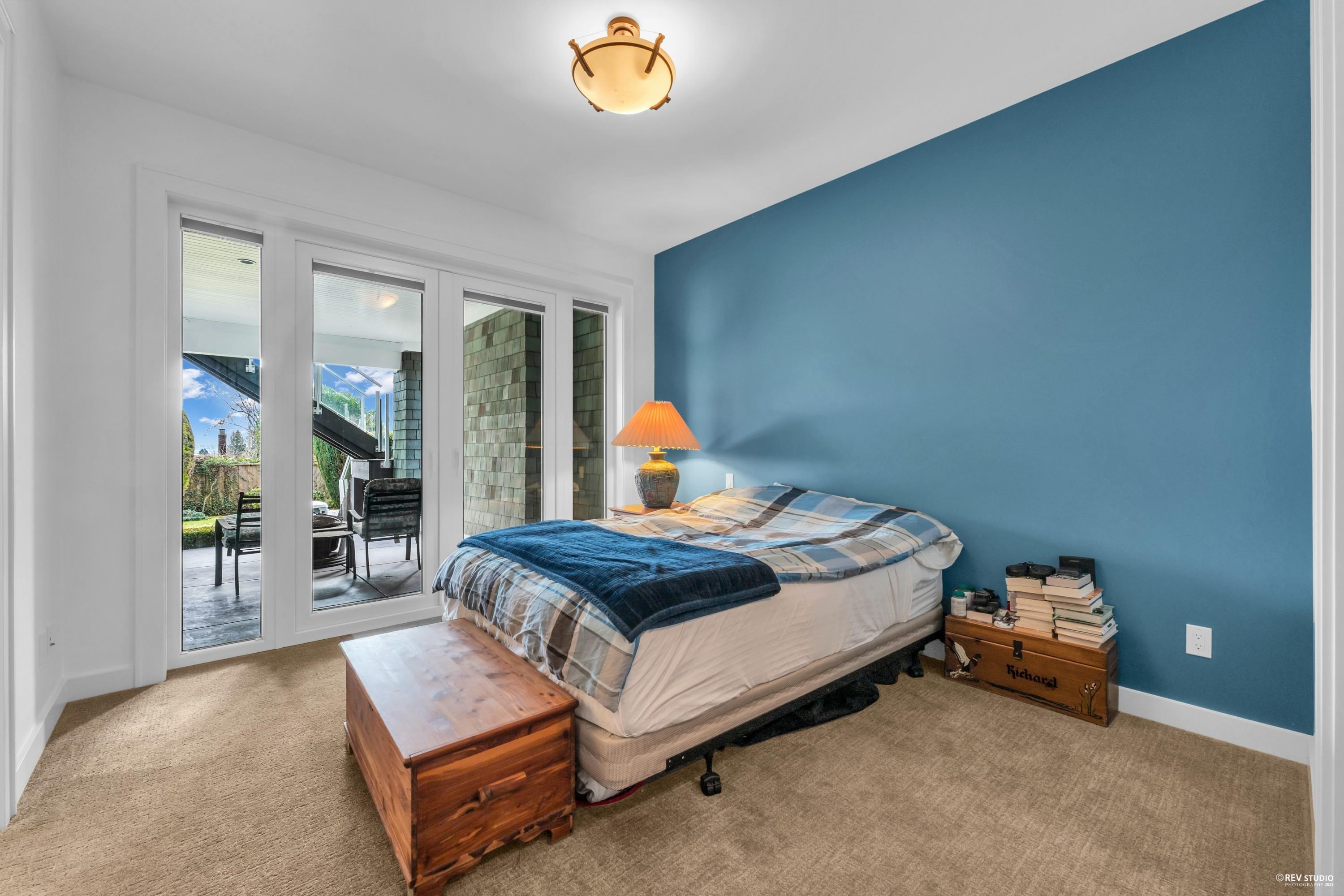 Listing image of 2478 OTTAWA AVENUE