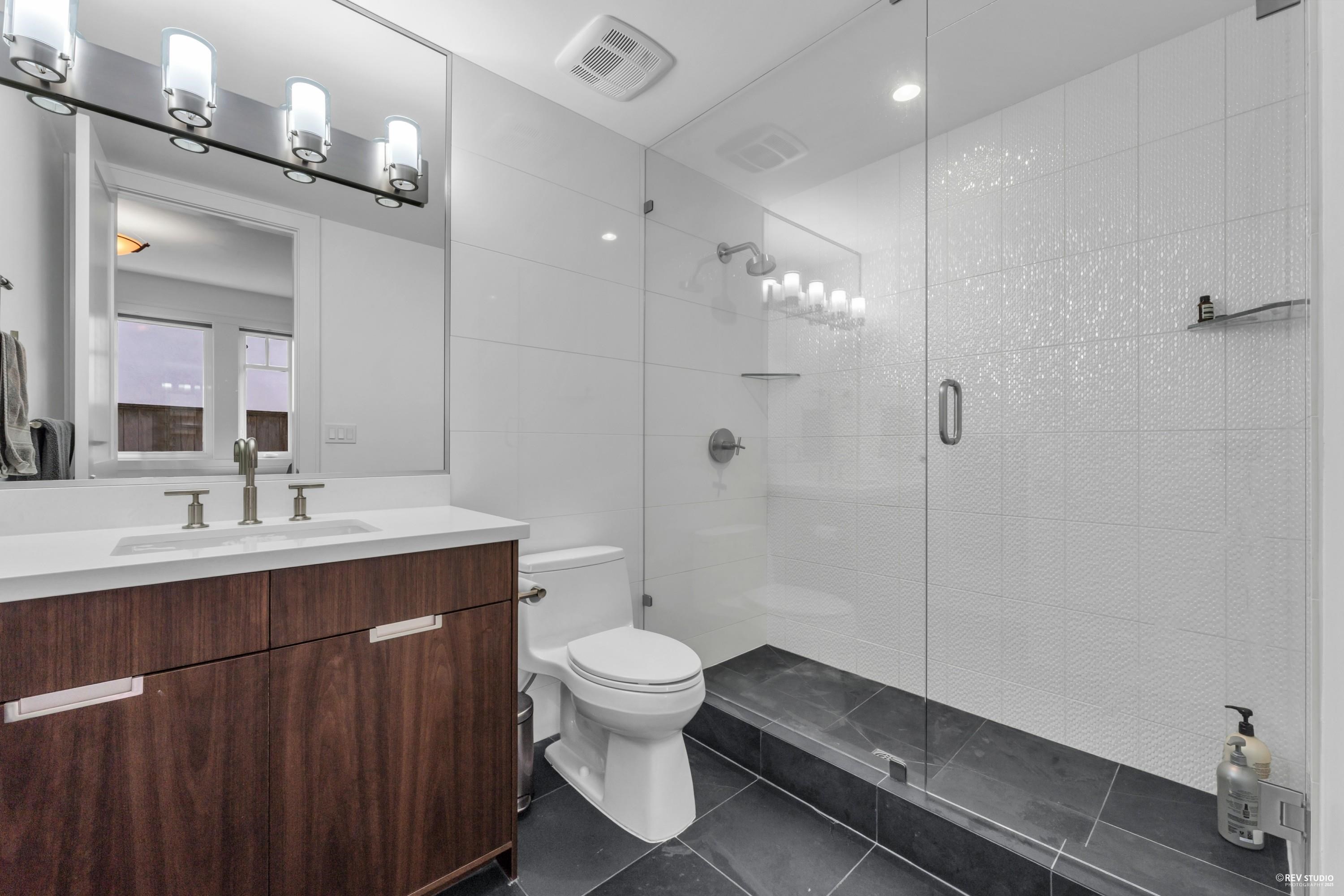 Listing image of 2478 OTTAWA AVENUE