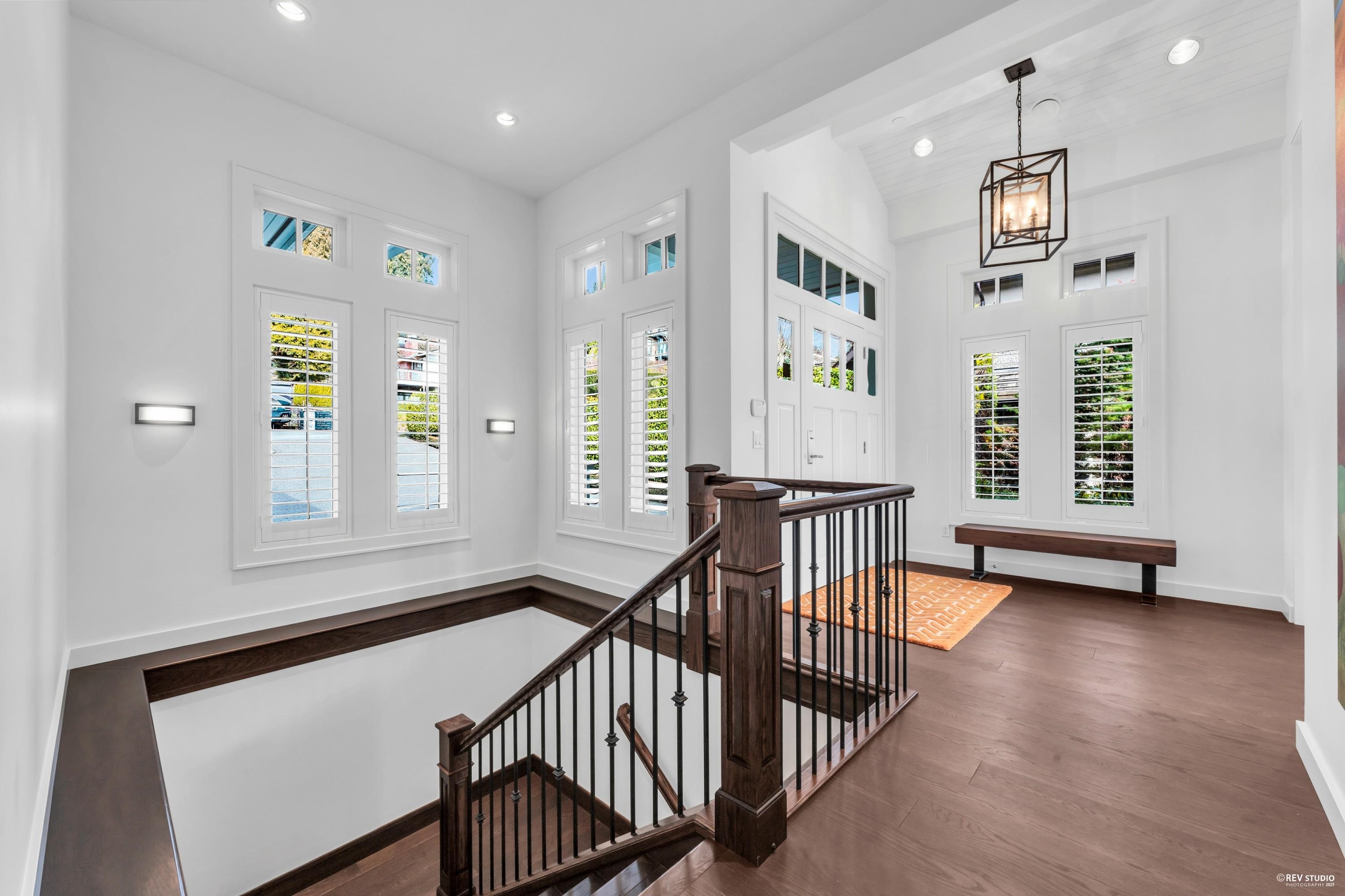 Listing image of 2478 OTTAWA AVENUE