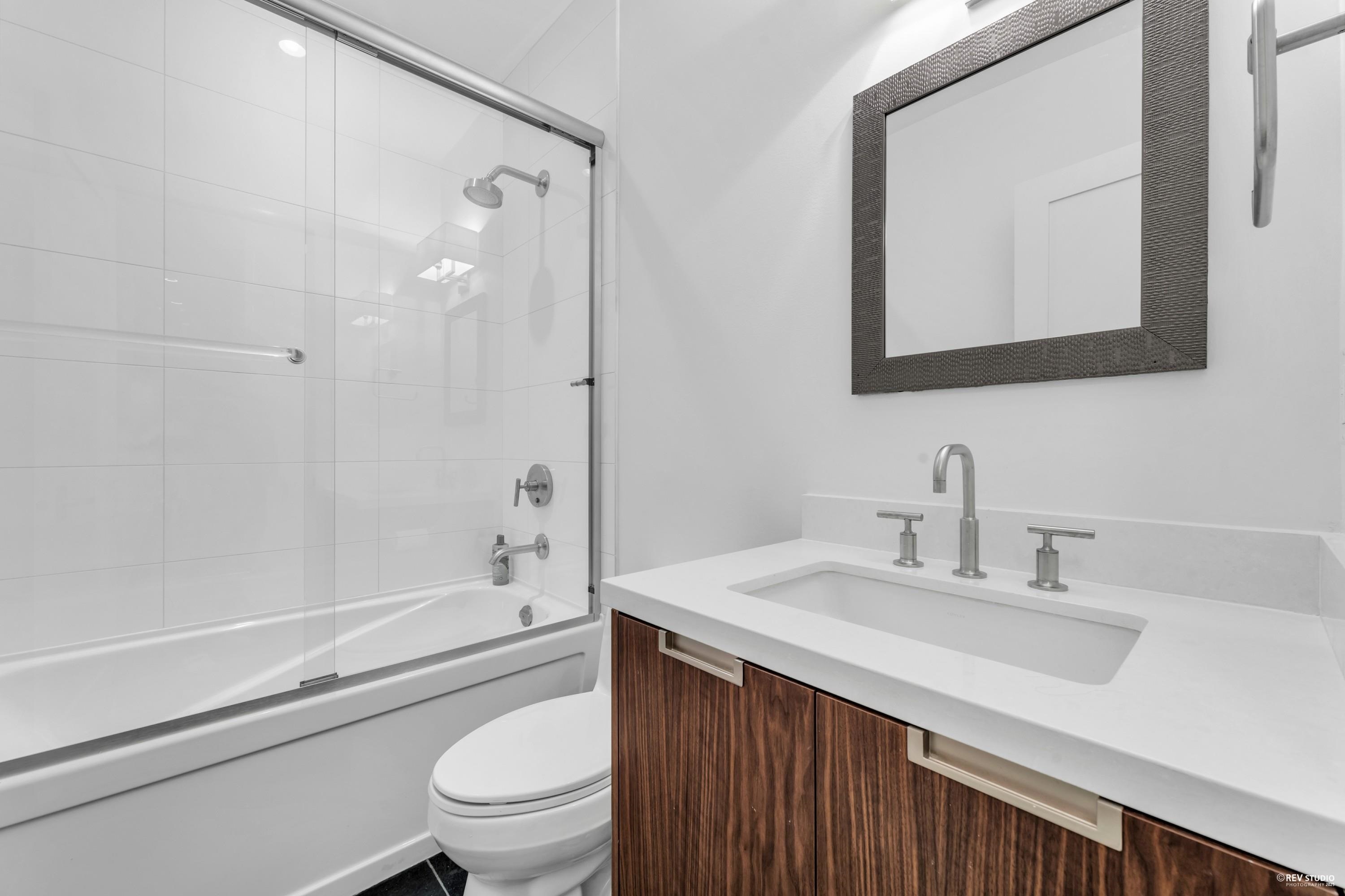 Listing image of 2478 OTTAWA AVENUE
