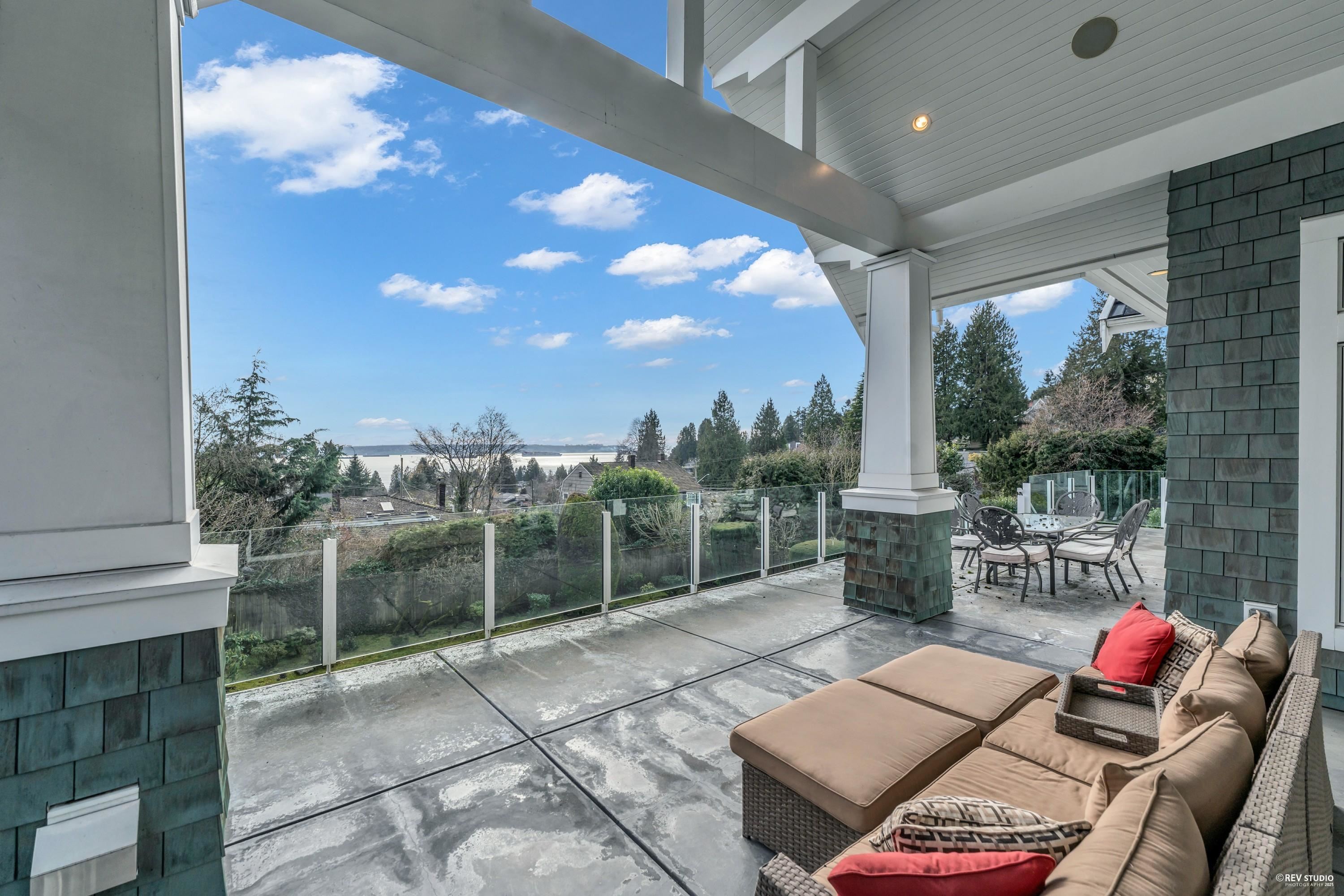 Listing image of 2478 OTTAWA AVENUE