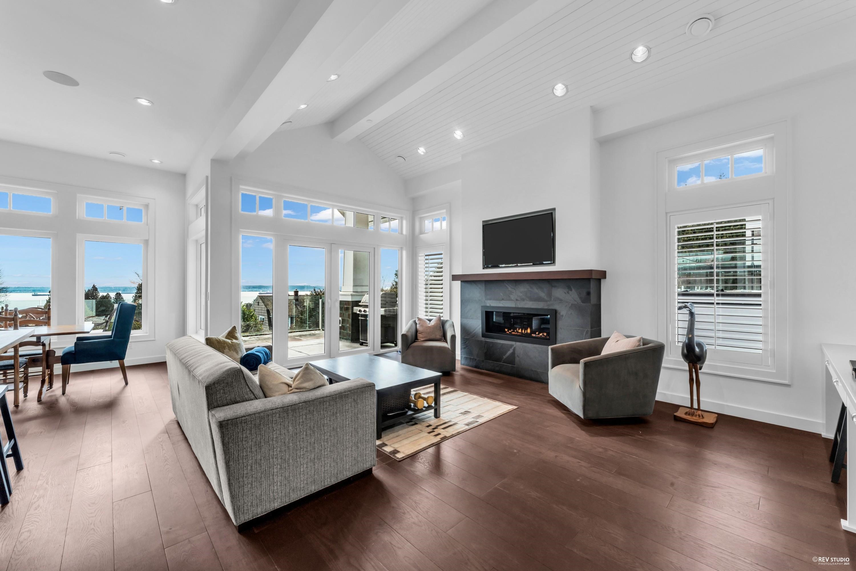 Listing image of 2478 OTTAWA AVENUE