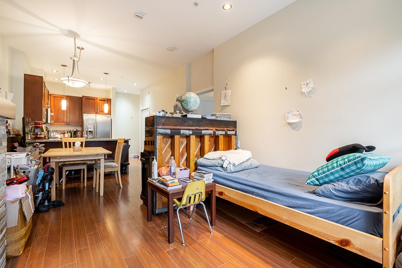 Listing image of 107 116 W 23RD STREET