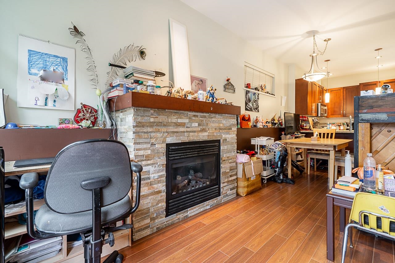 Listing image of 107 116 W 23RD STREET