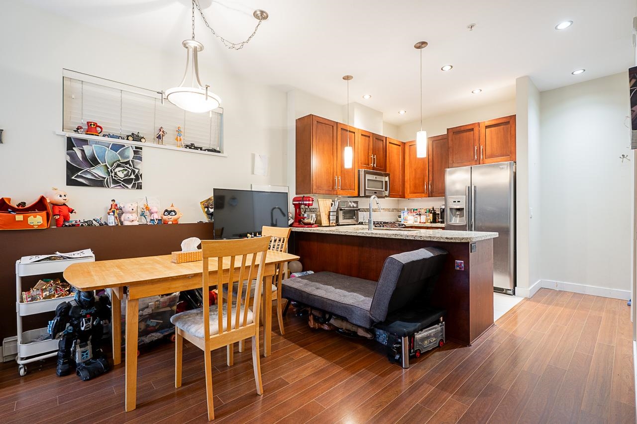 Listing image of 107 116 W 23RD STREET