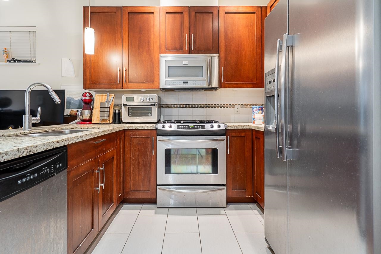 Listing image of 107 116 W 23RD STREET