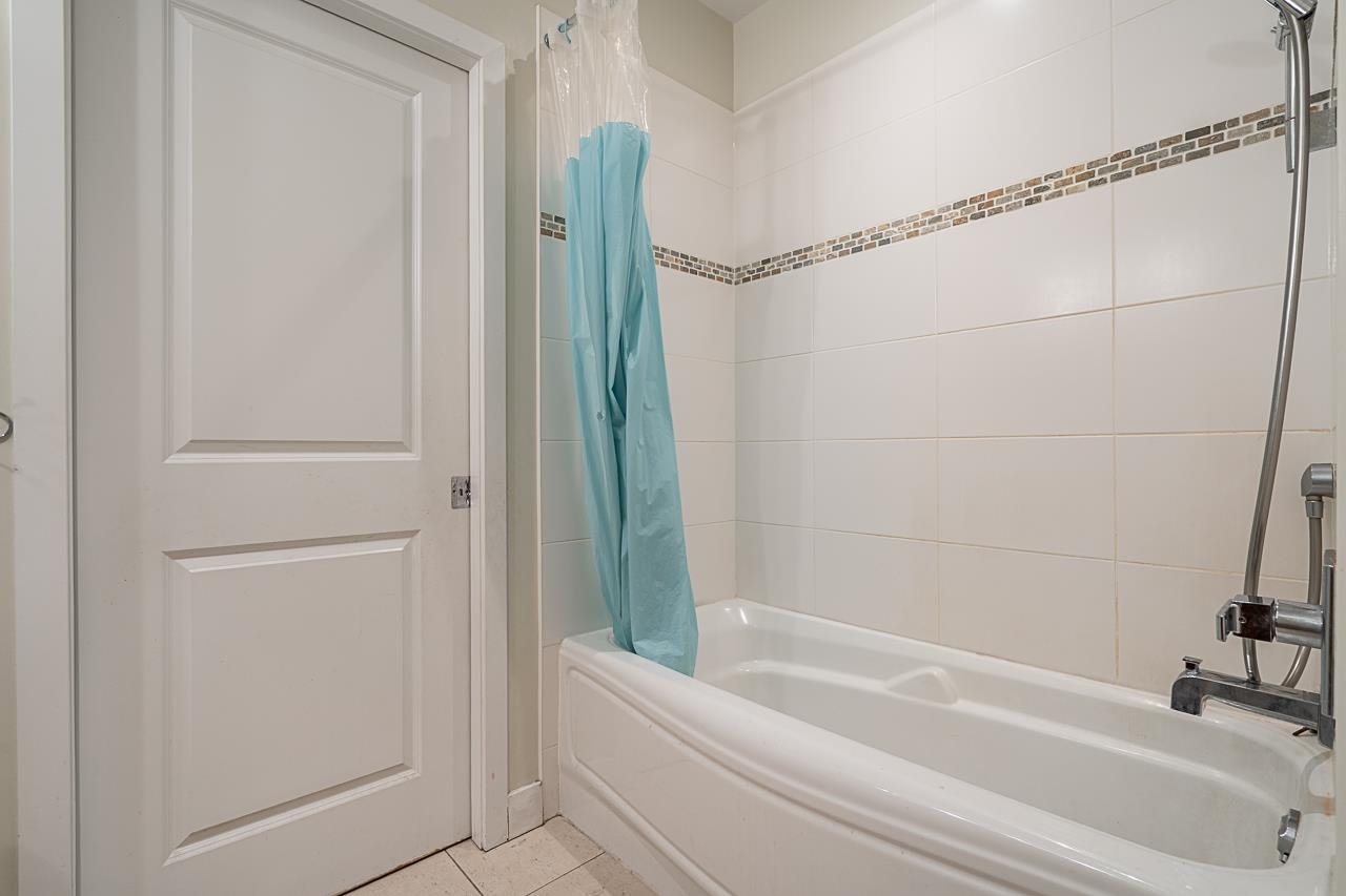 Listing image of 107 116 W 23RD STREET