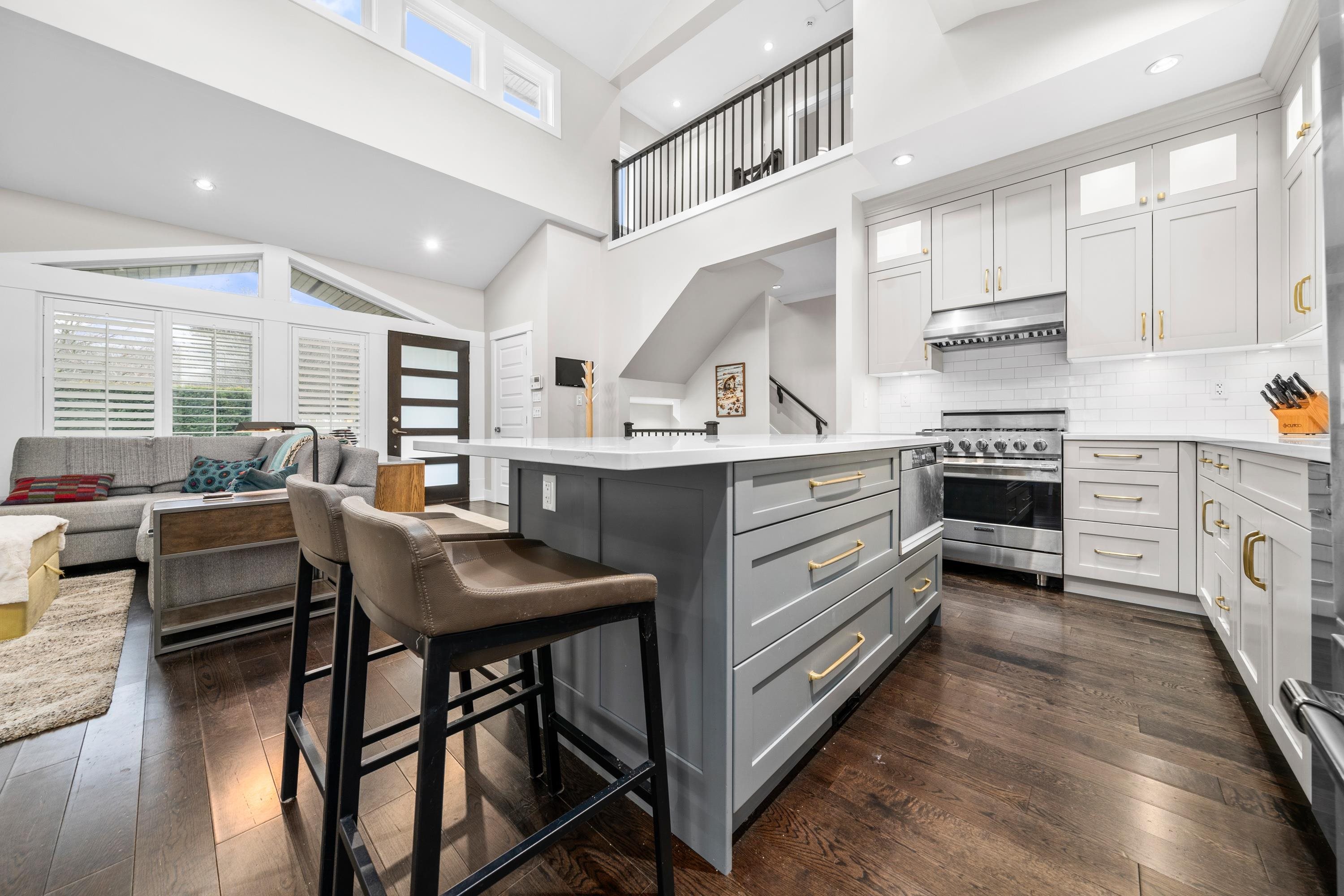 Listing image of 415 W 16TH STREET