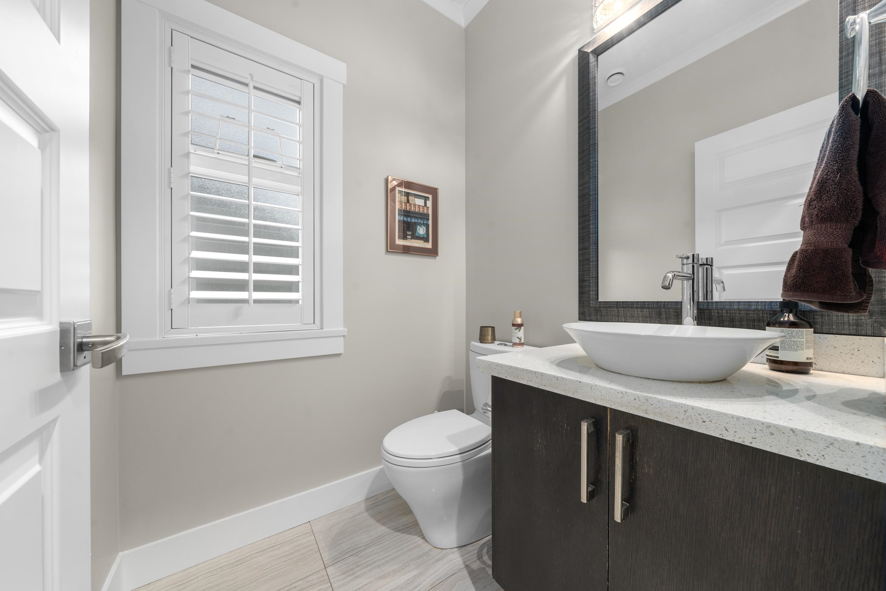 Listing image of 415 W 16TH STREET