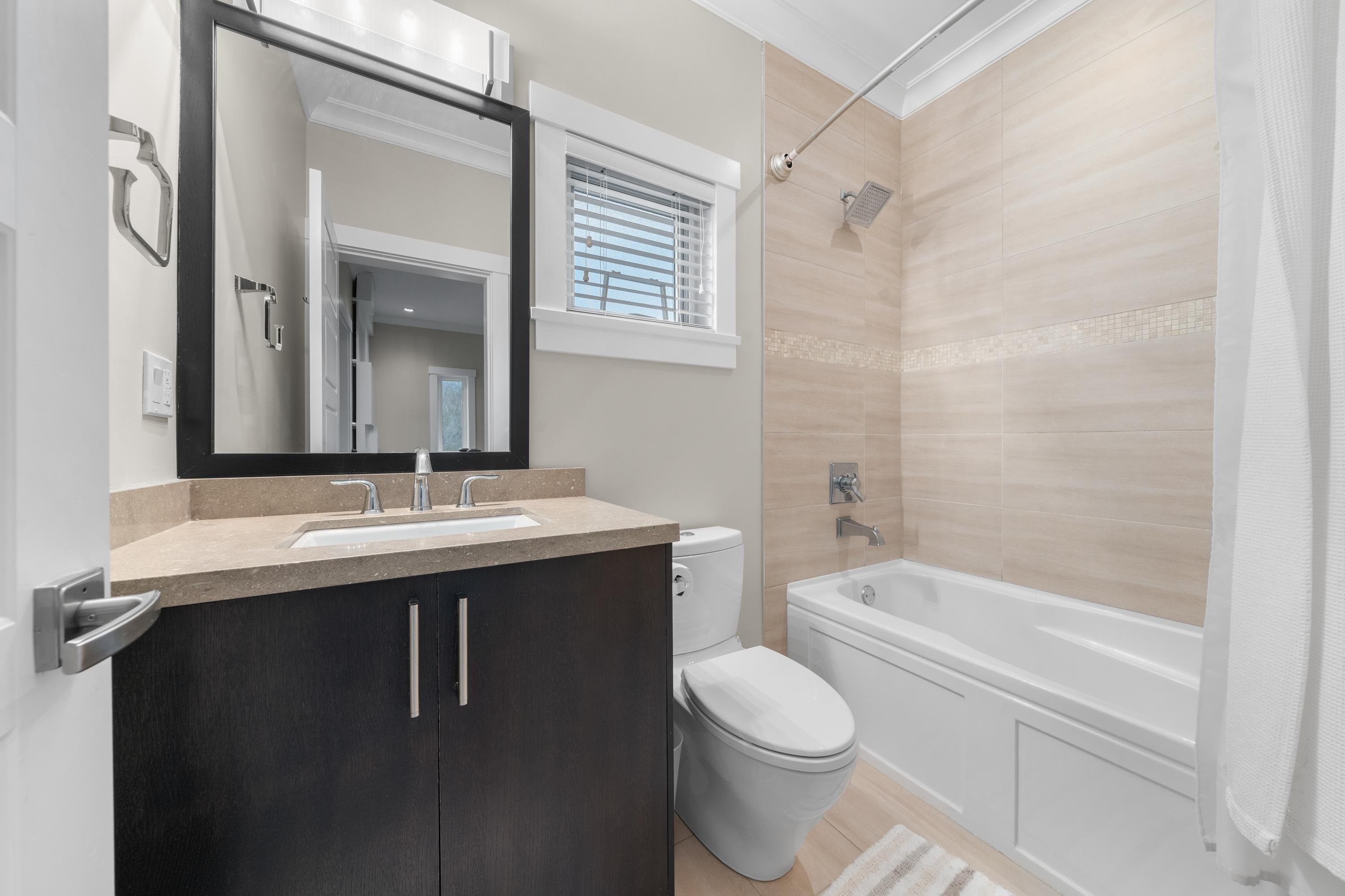 Listing image of 415 W 16TH STREET