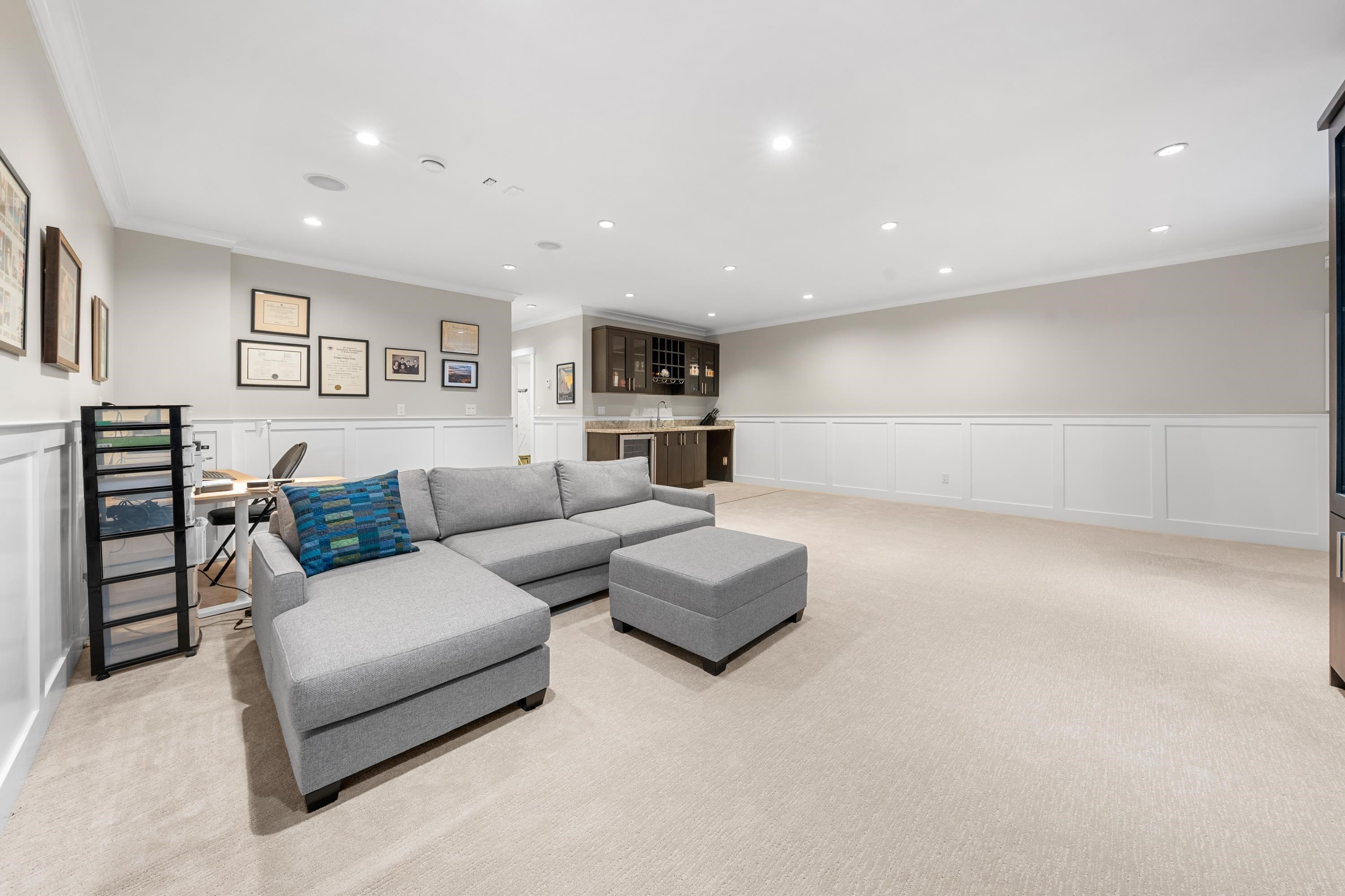 Listing image of 415 W 16TH STREET