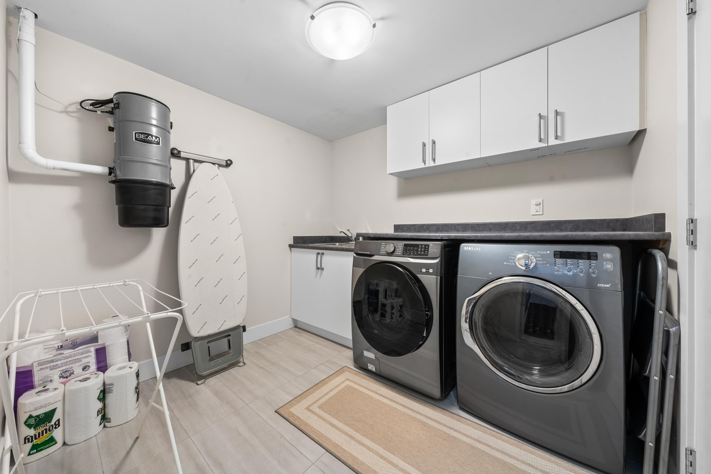 Listing image of 415 W 16TH STREET