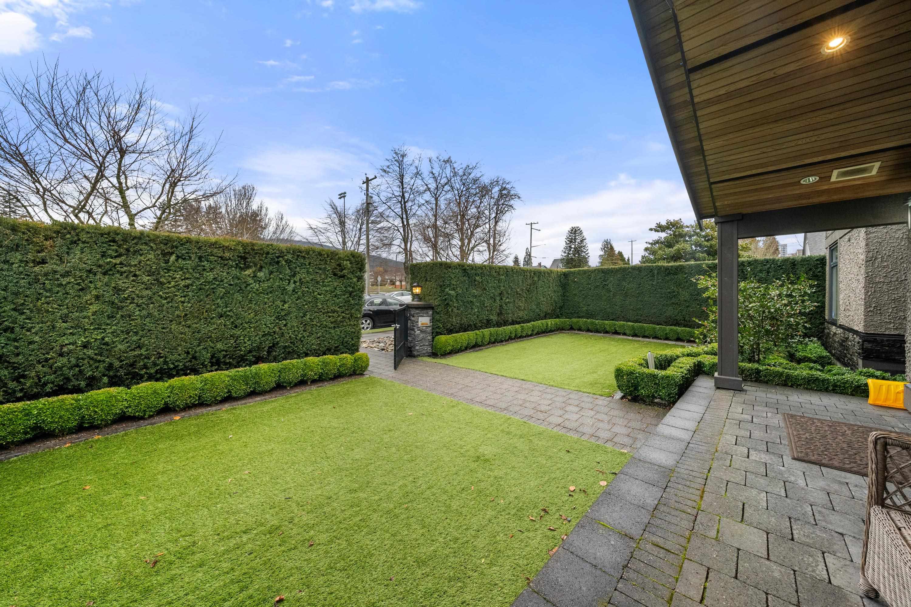 Listing image of 415 W 16TH STREET