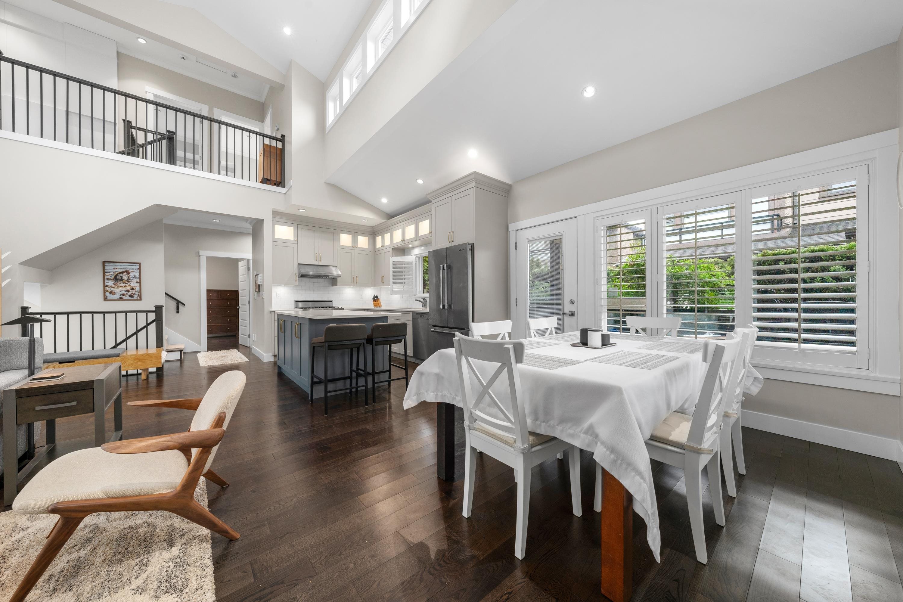 Listing image of 415 W 16TH STREET