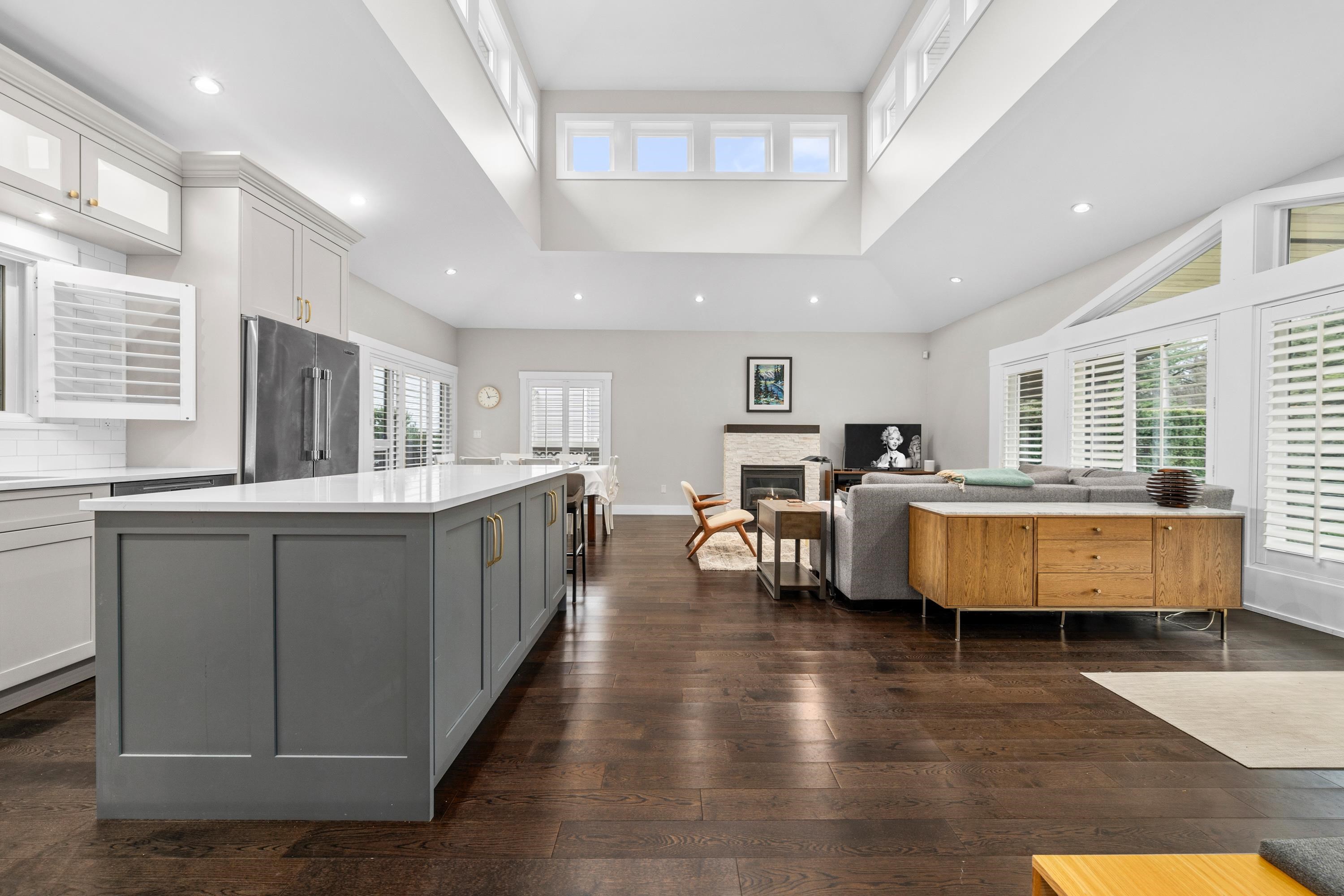 Listing image of 415 W 16TH STREET