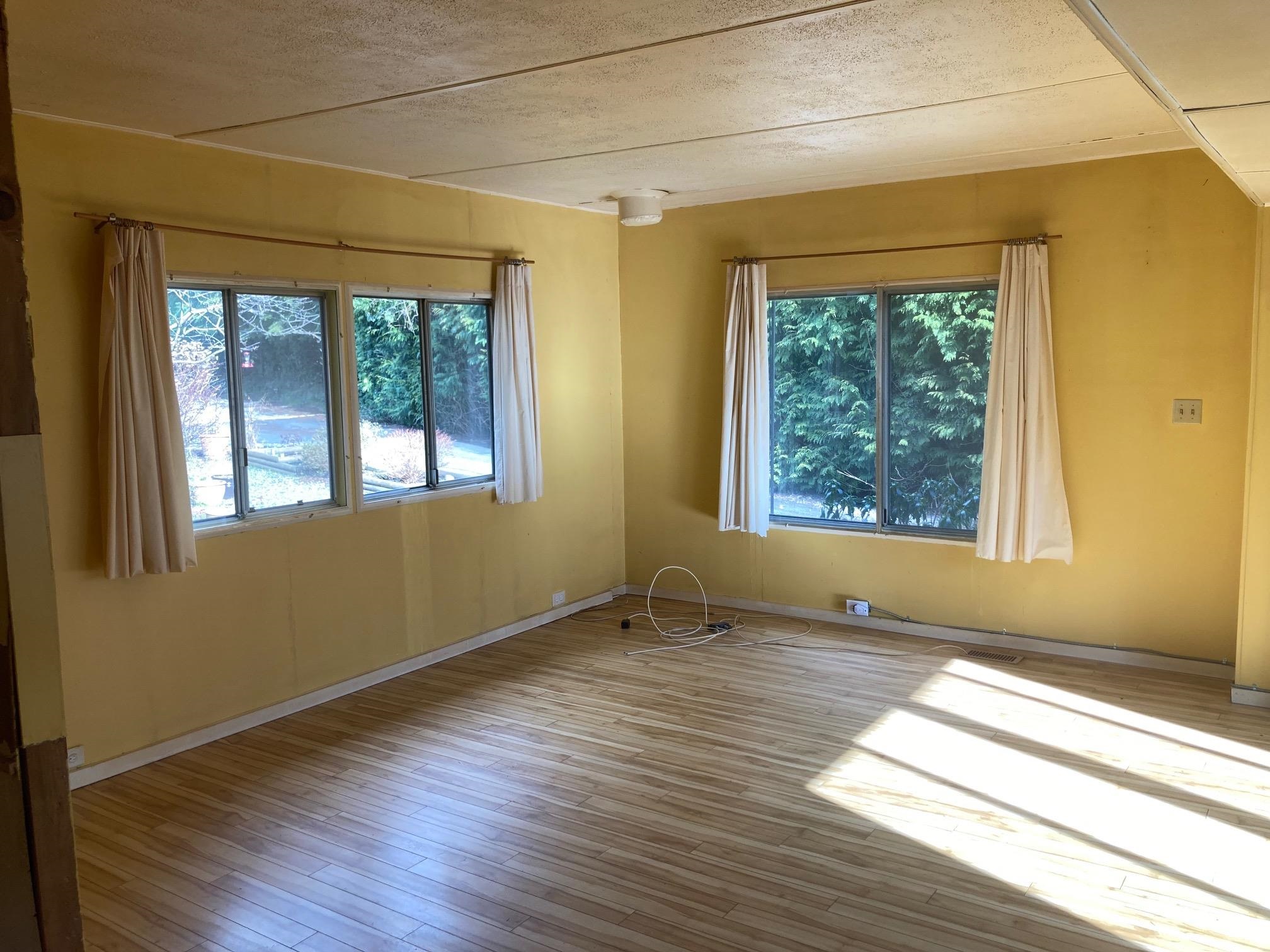 Listing image of 227 TOMAHAWK AVENUE