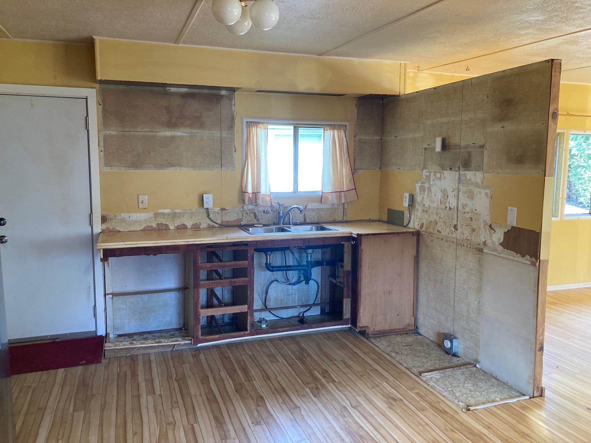 Listing image of 227 TOMAHAWK AVENUE