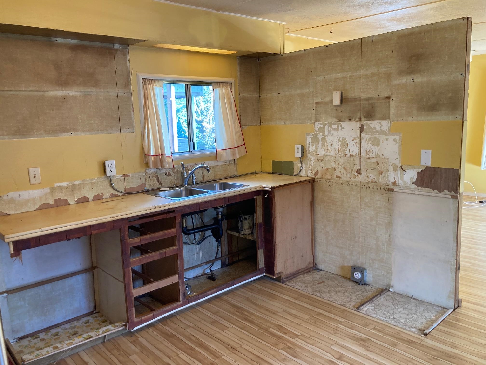 Listing image of 227 TOMAHAWK AVENUE