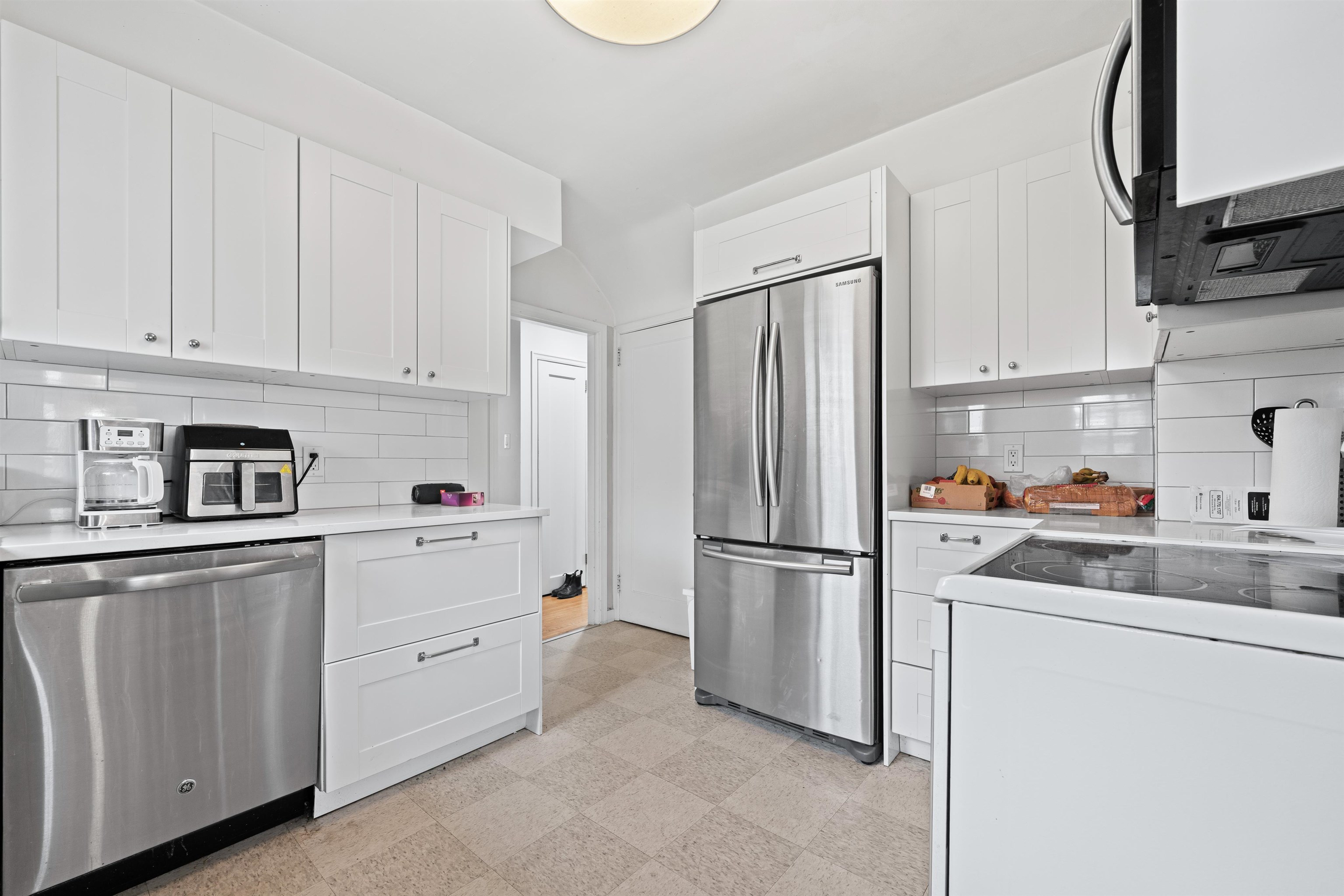 Listing image of 2187 KINGS AVENUE