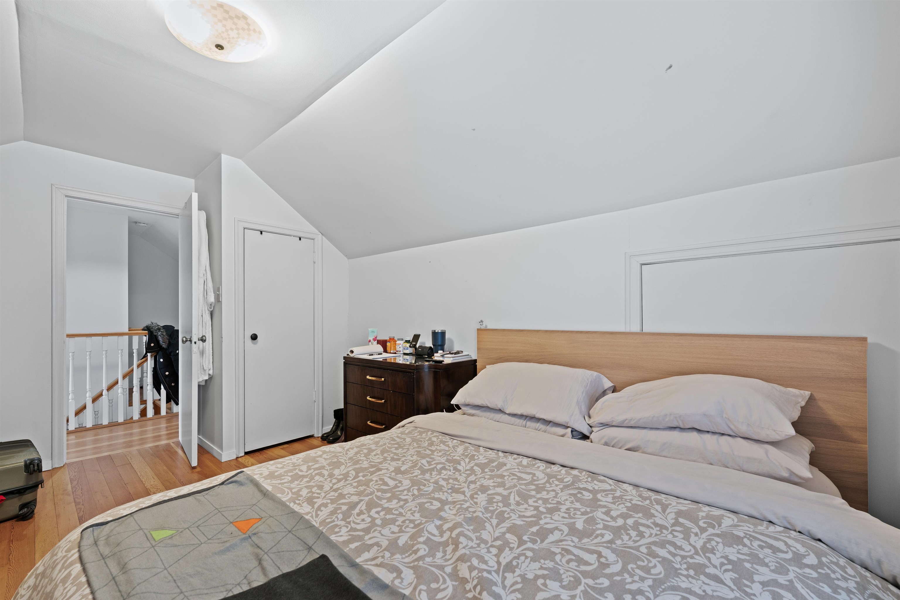 Listing image of 2187 KINGS AVENUE