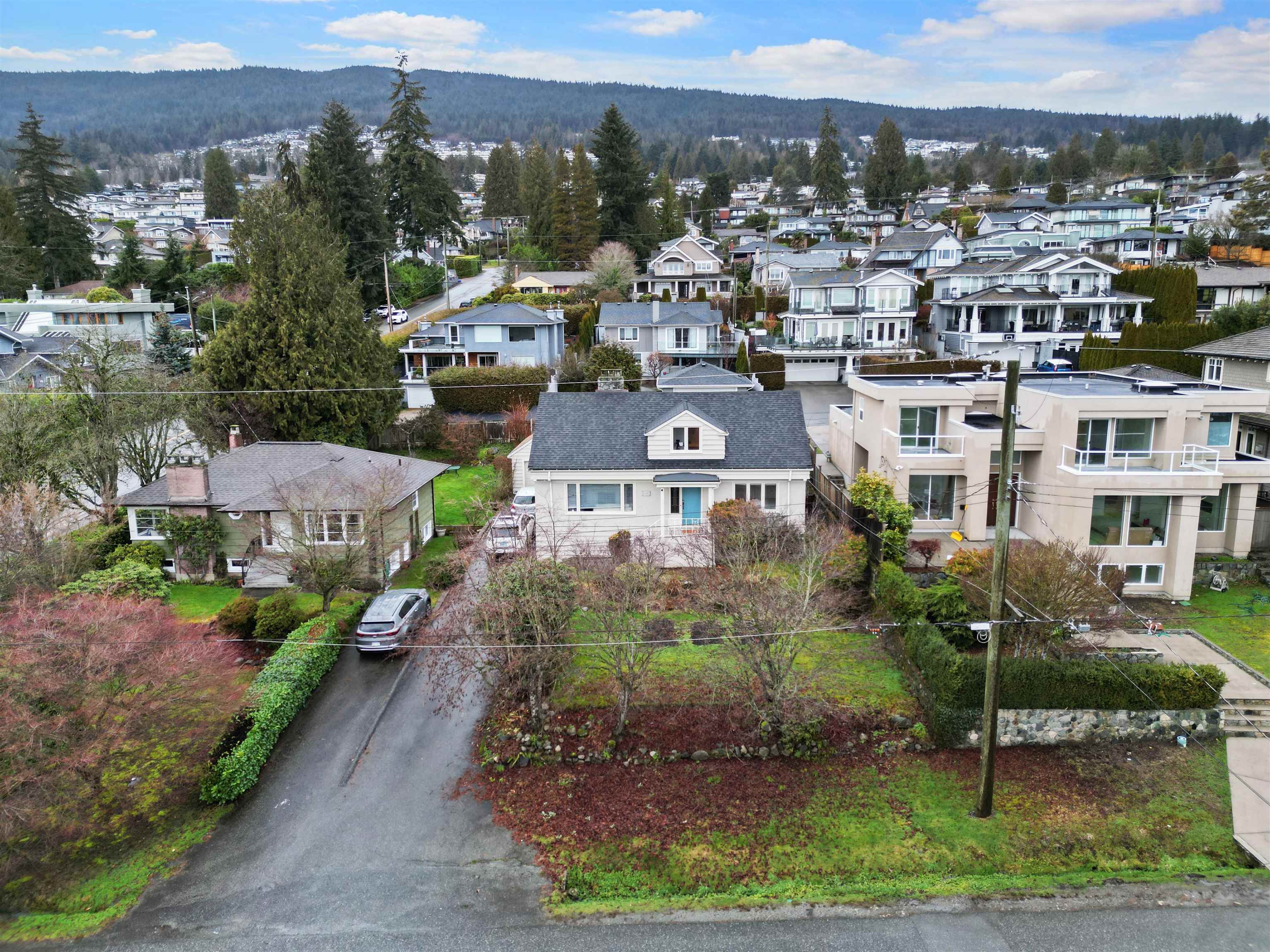 Listing image of 2187 KINGS AVENUE