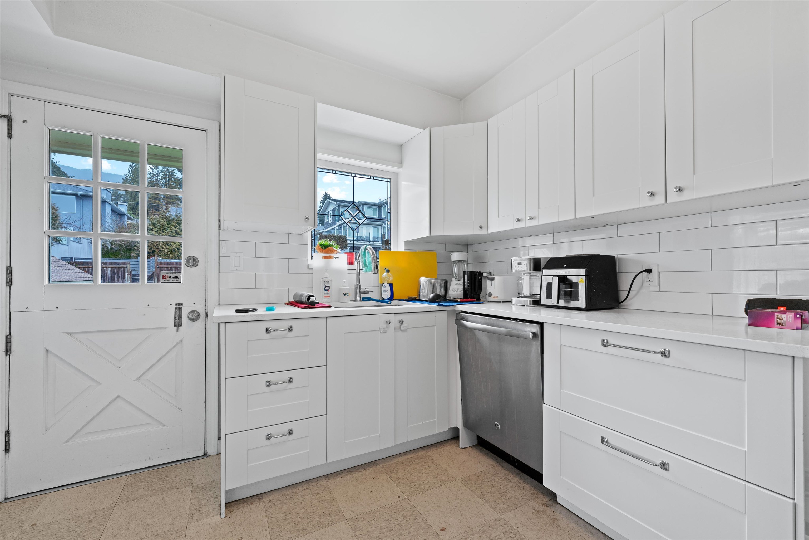 Listing image of 2187 KINGS AVENUE