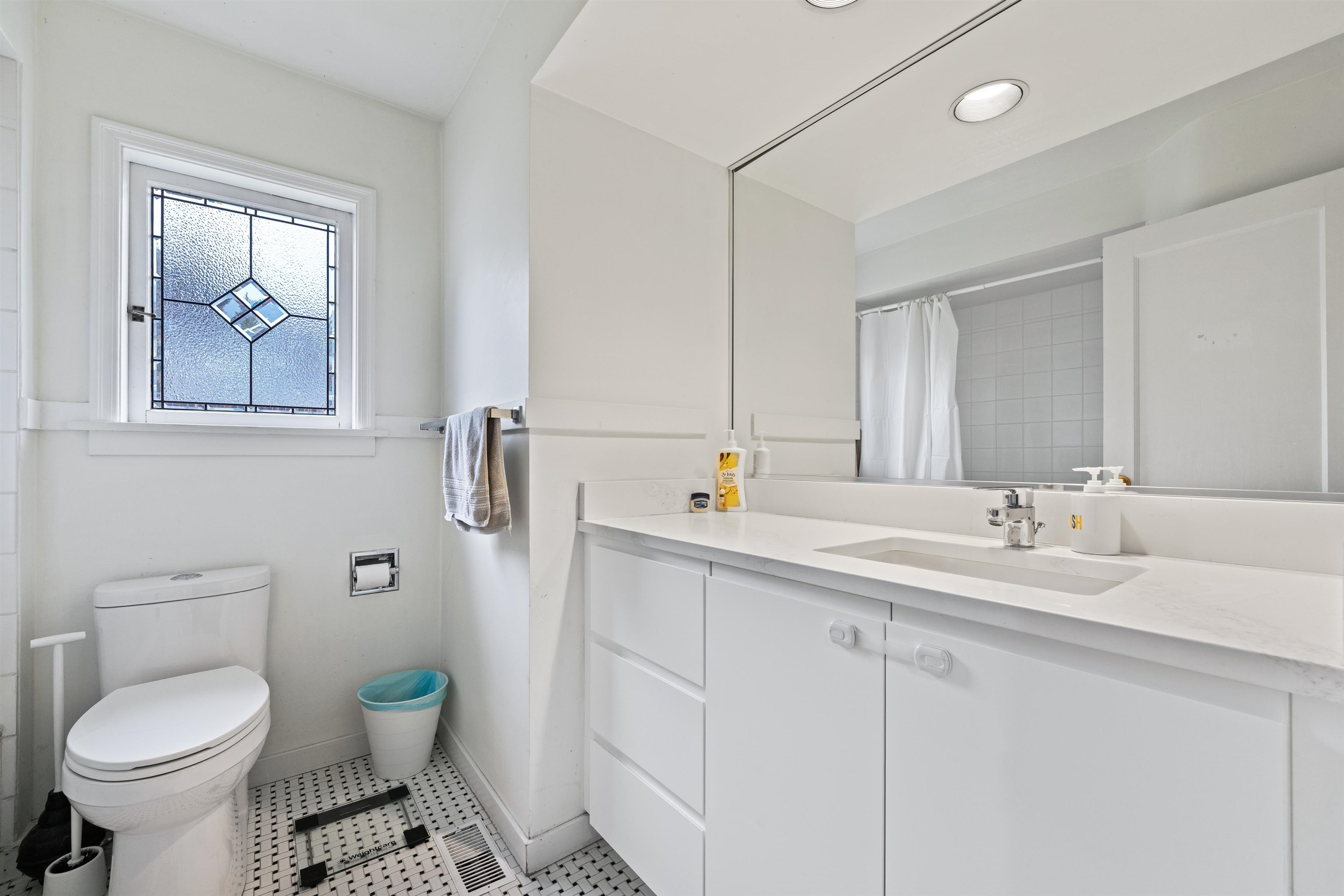Listing image of 2187 KINGS AVENUE
