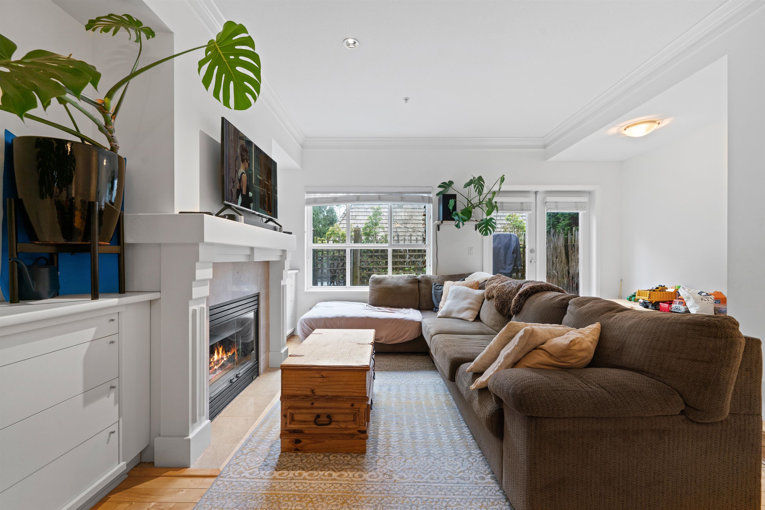Listing image of 6 2688 MOUNTAIN HIGHWAY