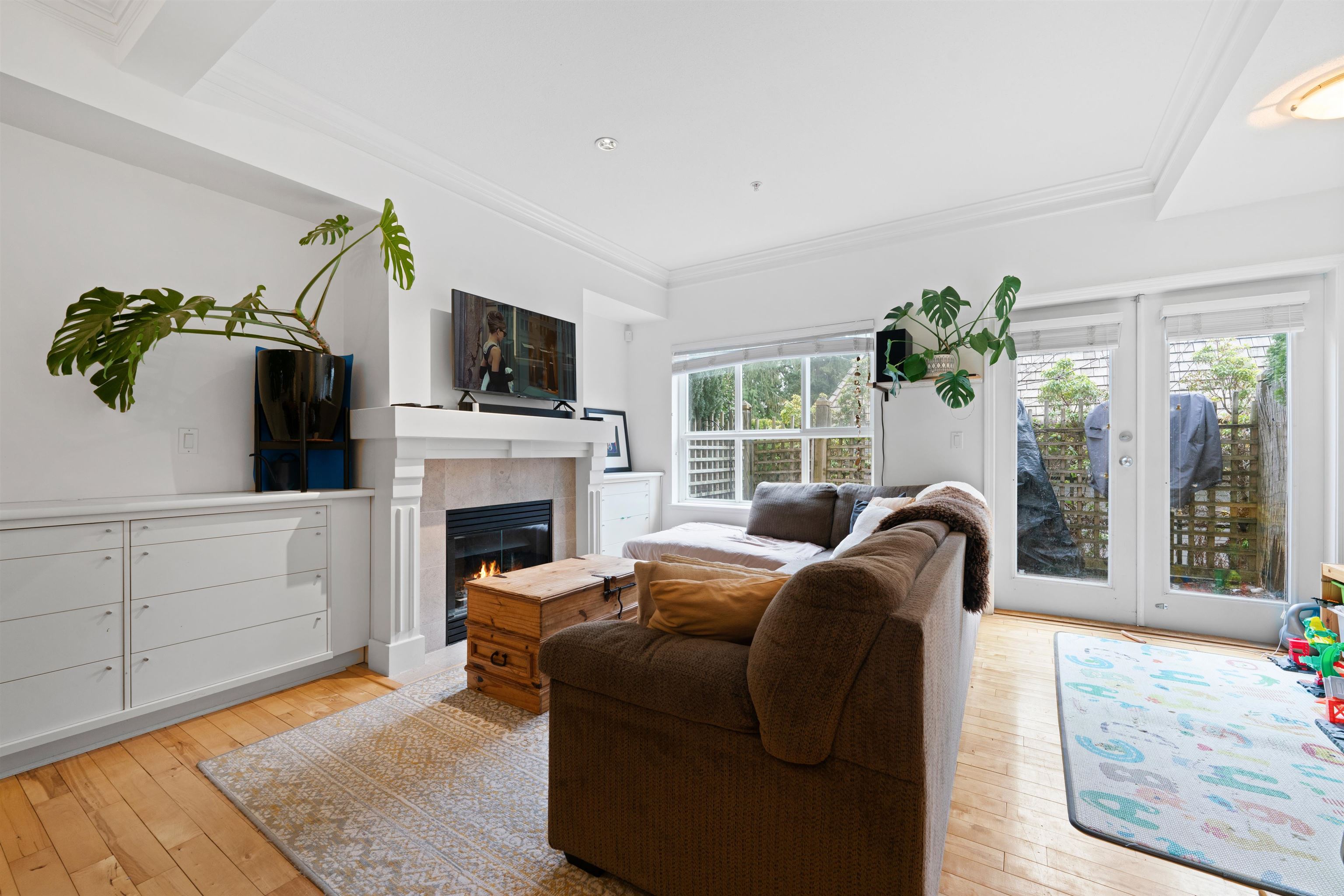 Listing image of 6 2688 MOUNTAIN HIGHWAY
