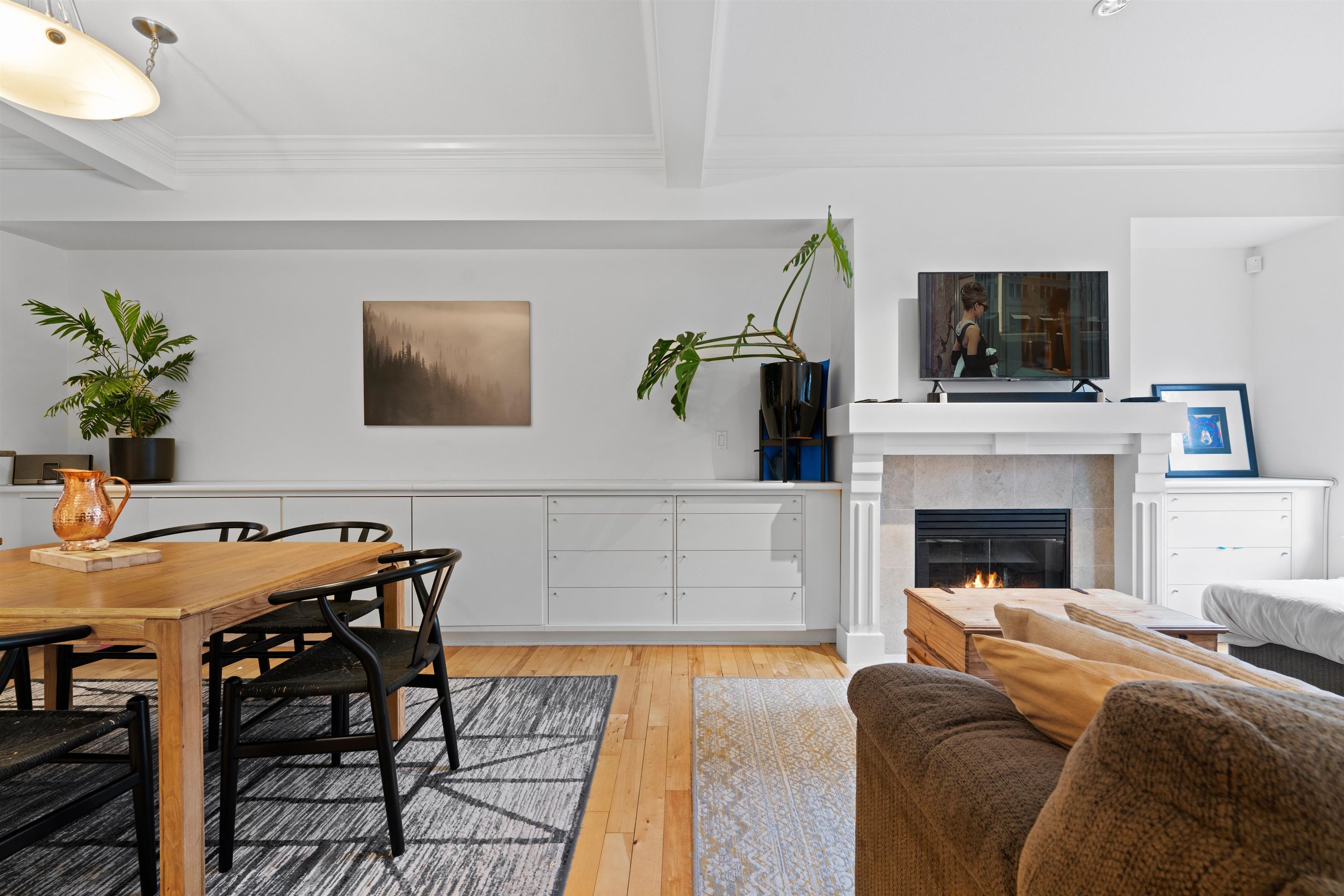 Listing image of 6 2688 MOUNTAIN HIGHWAY