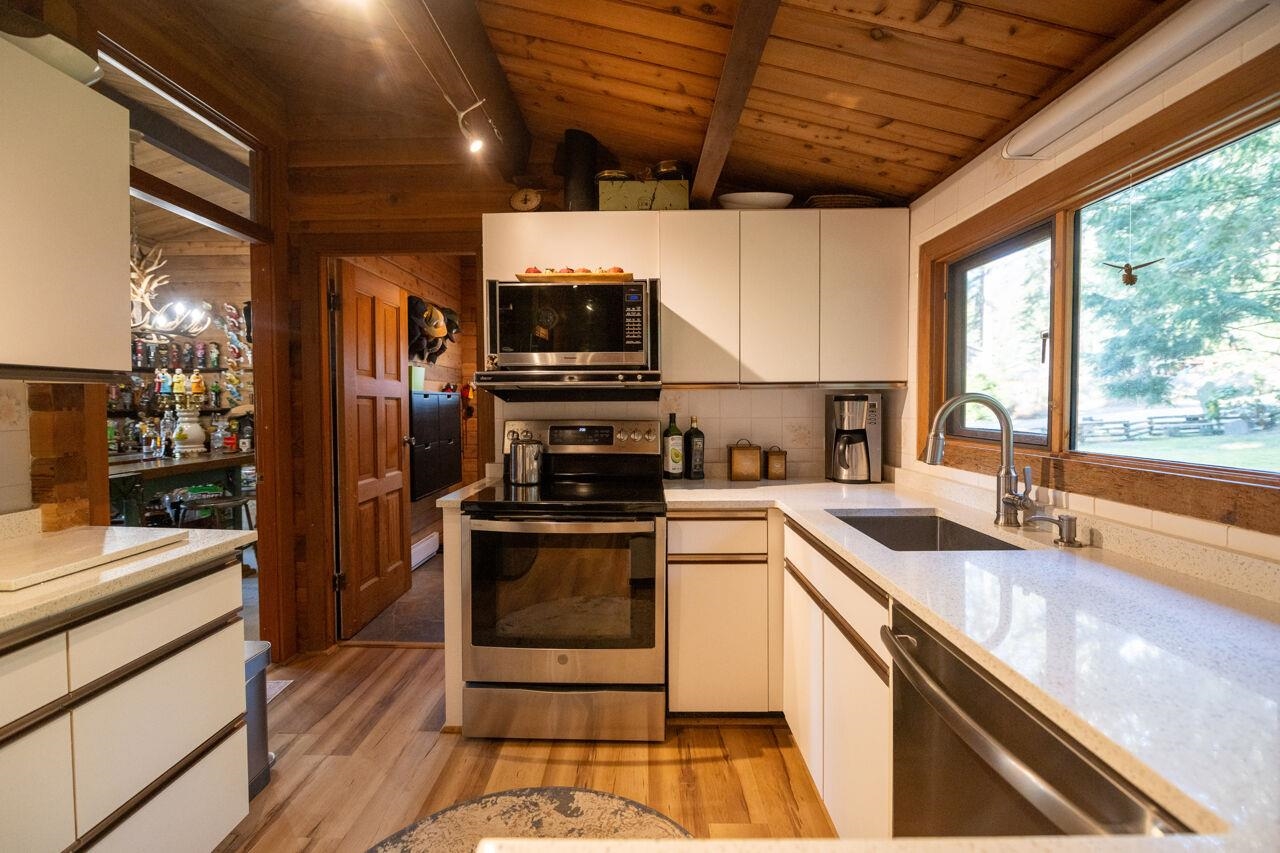 Listing image of 1517 WHITESAILS DRIVE