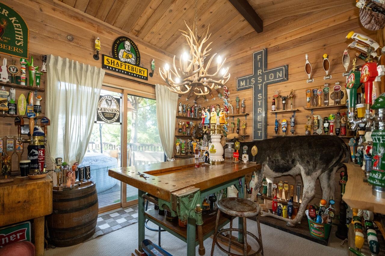 Listing image of 1517 WHITESAILS DRIVE