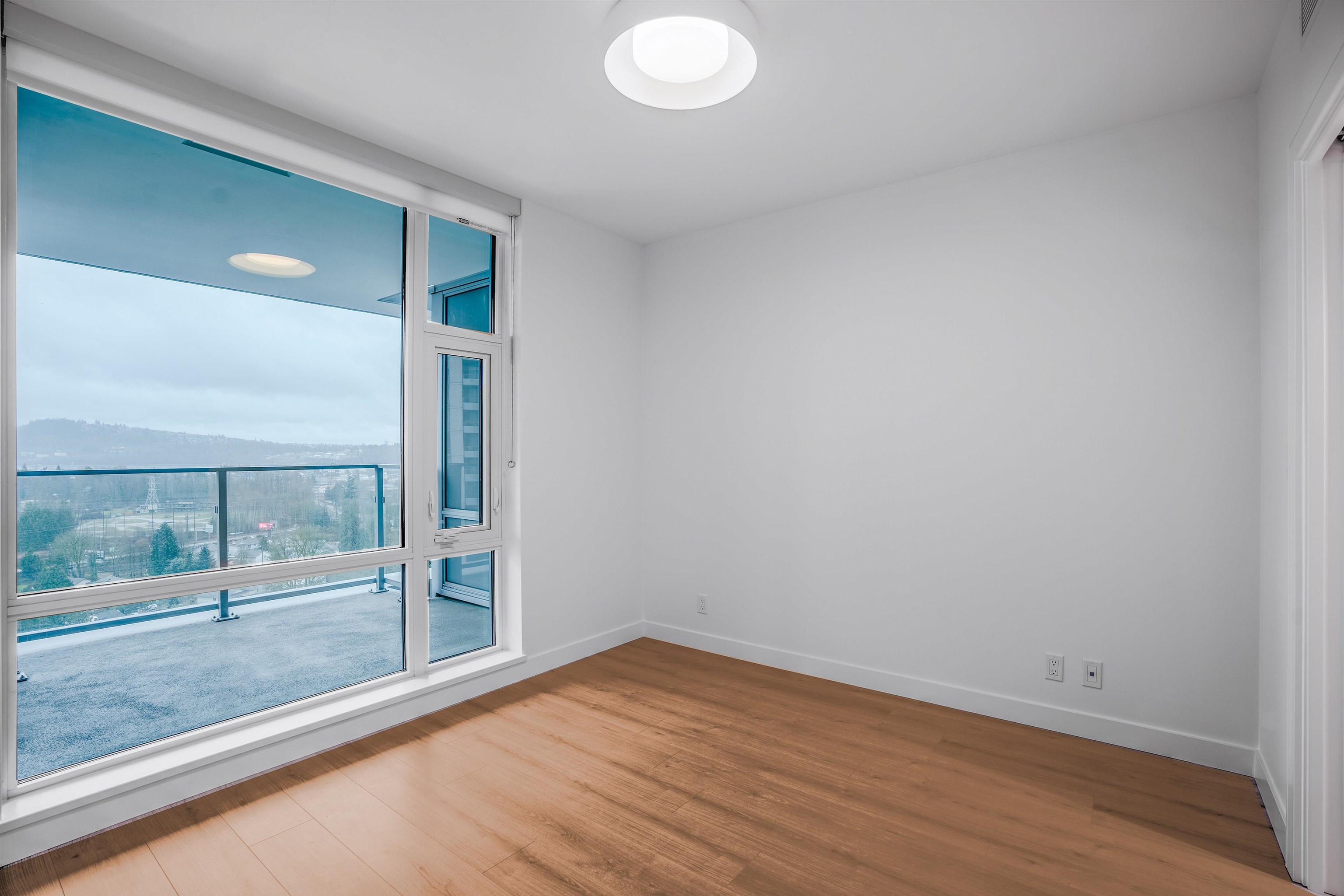 Listing image of 1705 1500 FERN STREET