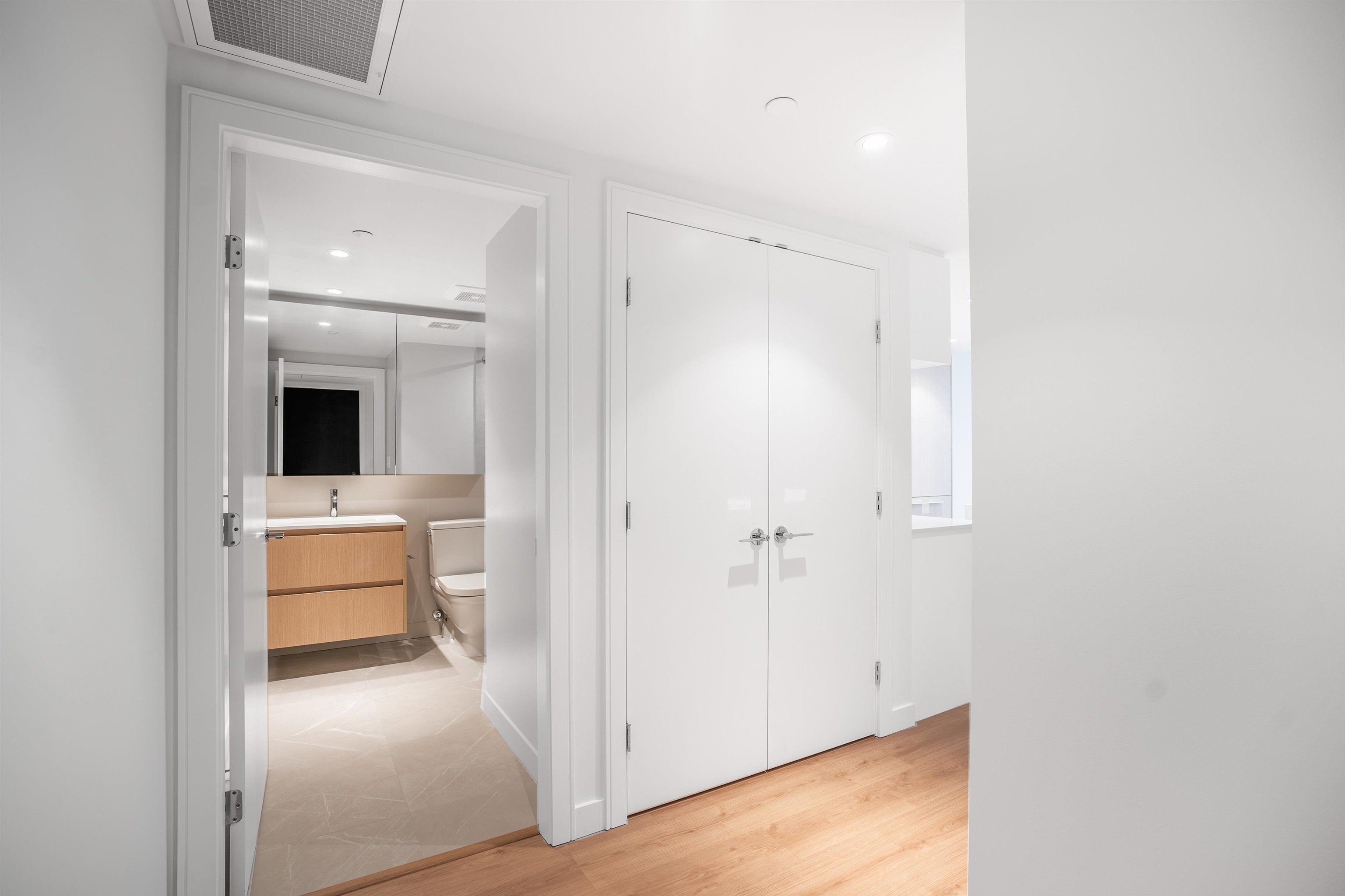 Listing image of 1705 1500 FERN STREET