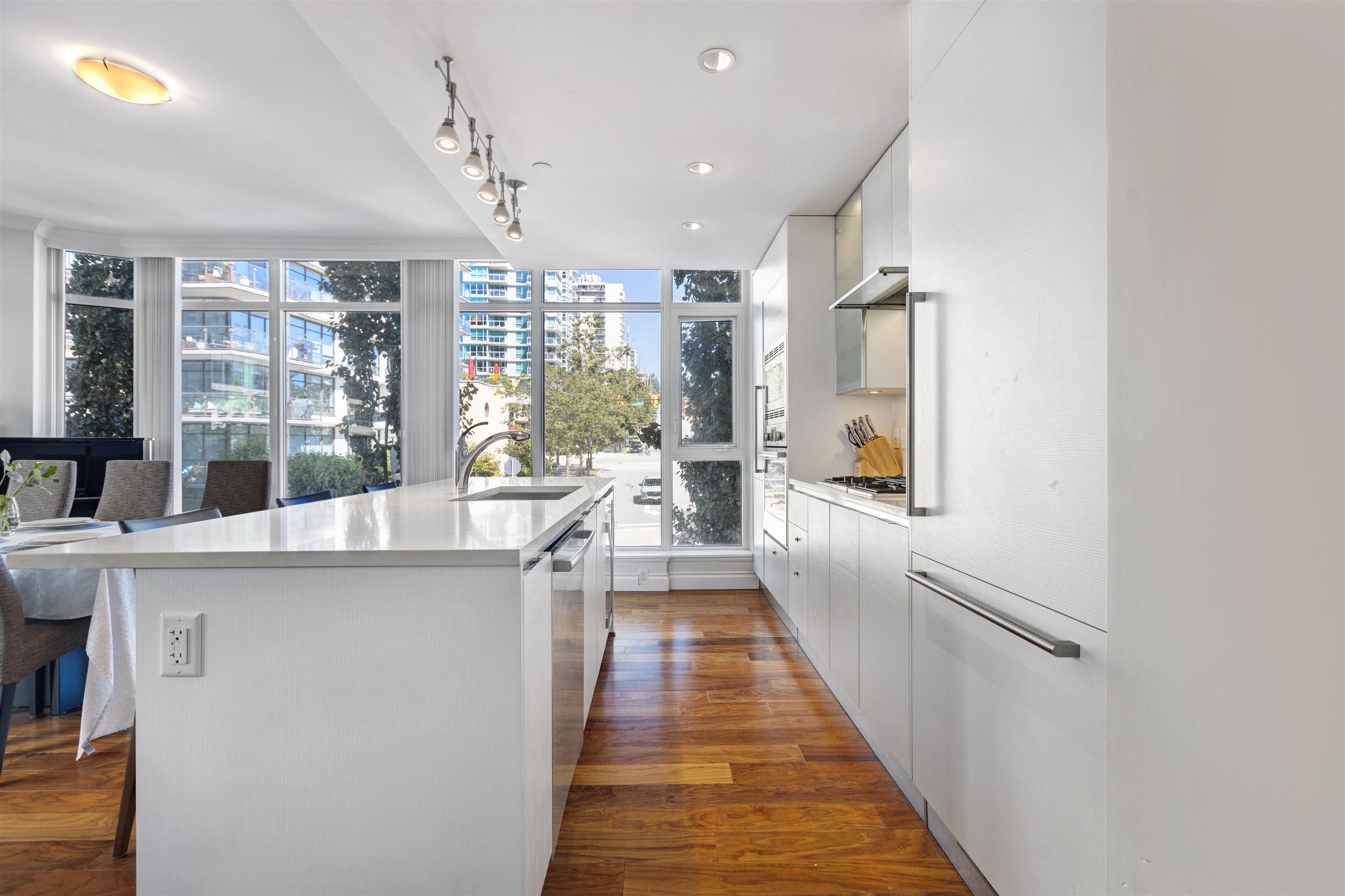 Listing image of 209 199 VICTORY SHIP WAY
