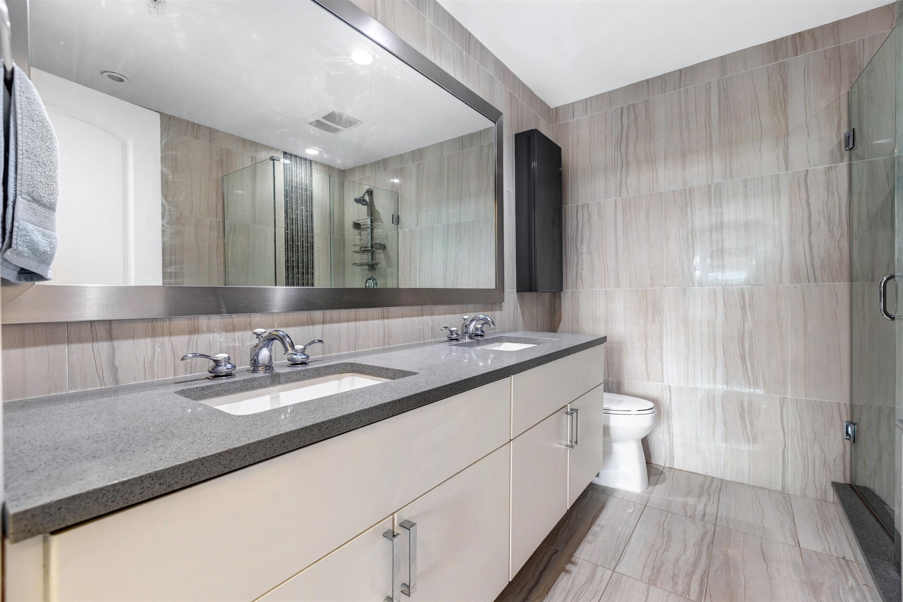 Listing image of 209 199 VICTORY SHIP WAY