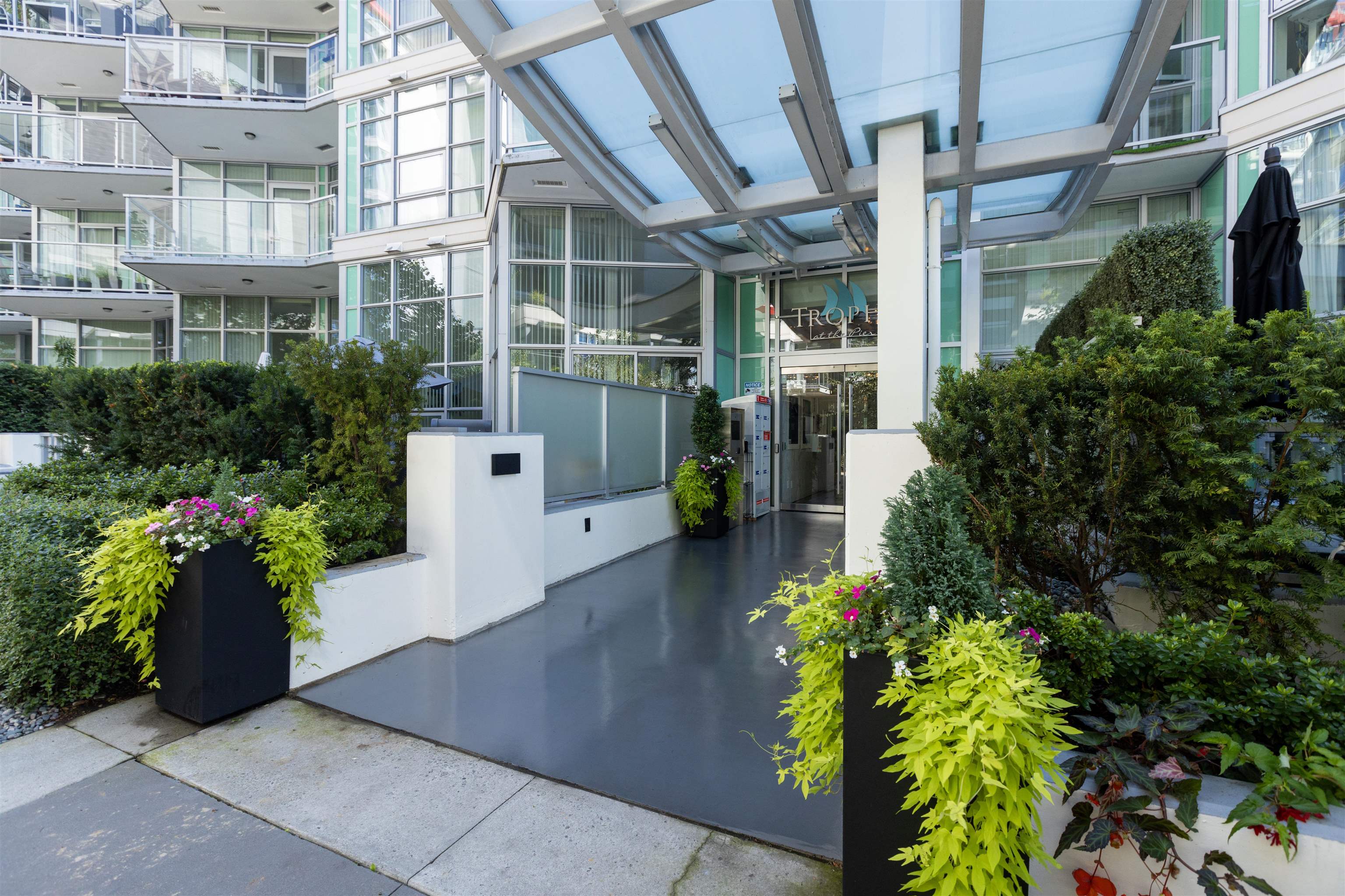 Listing image of 209 199 VICTORY SHIP WAY
