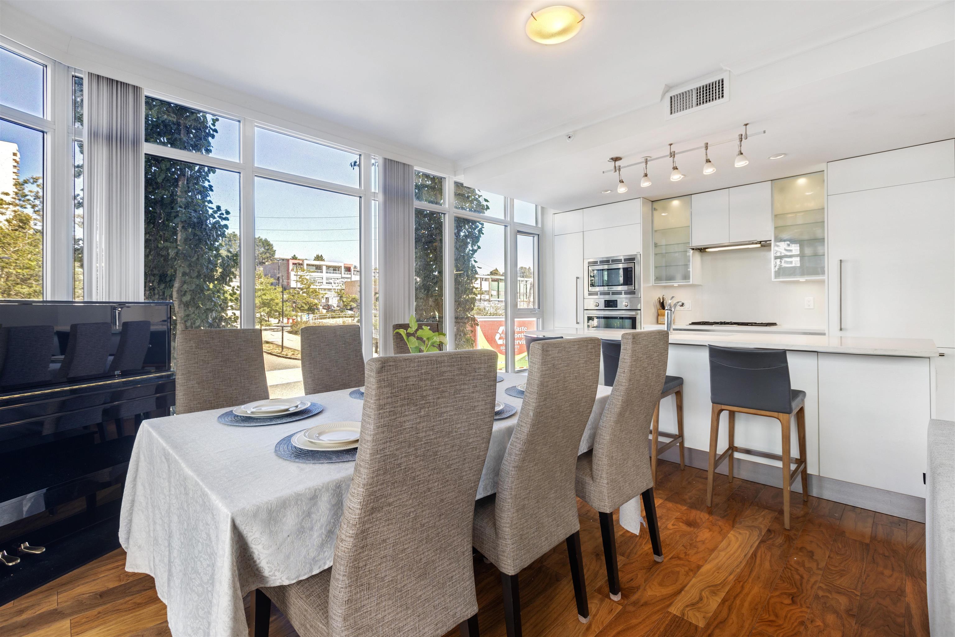 Listing image of 209 199 VICTORY SHIP WAY