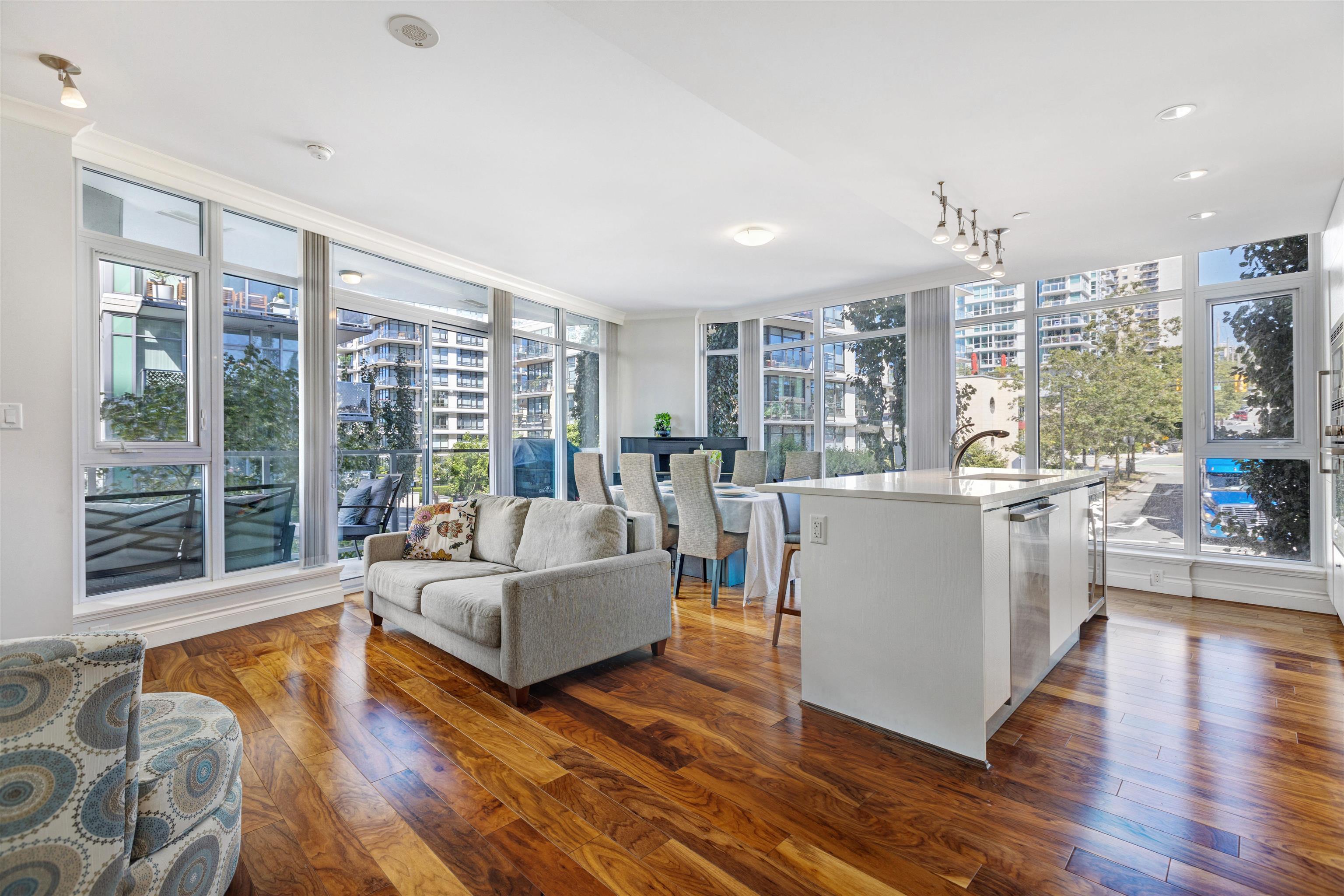 Listing image of 209 199 VICTORY SHIP WAY