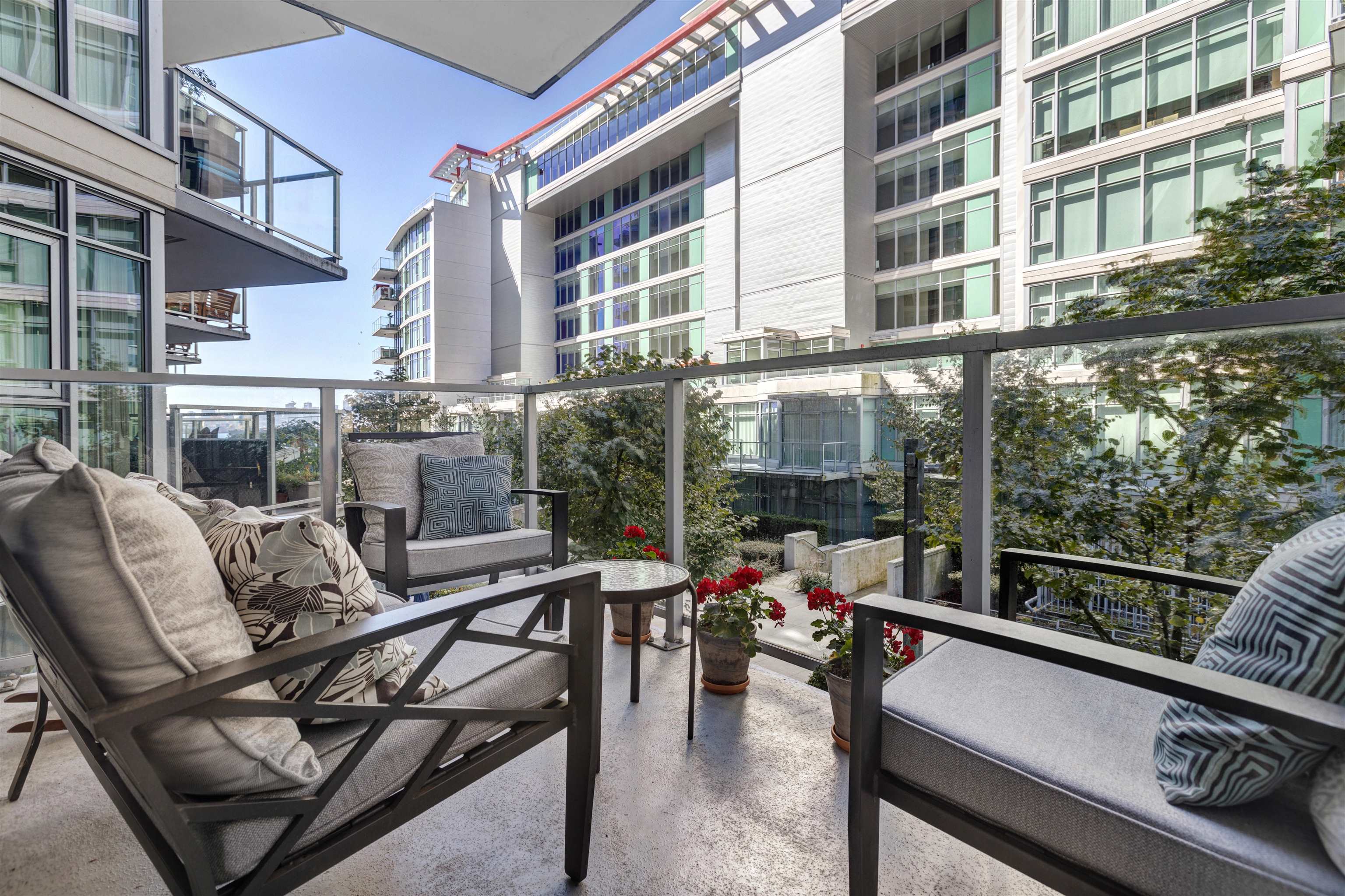 Listing image of 209 199 VICTORY SHIP WAY