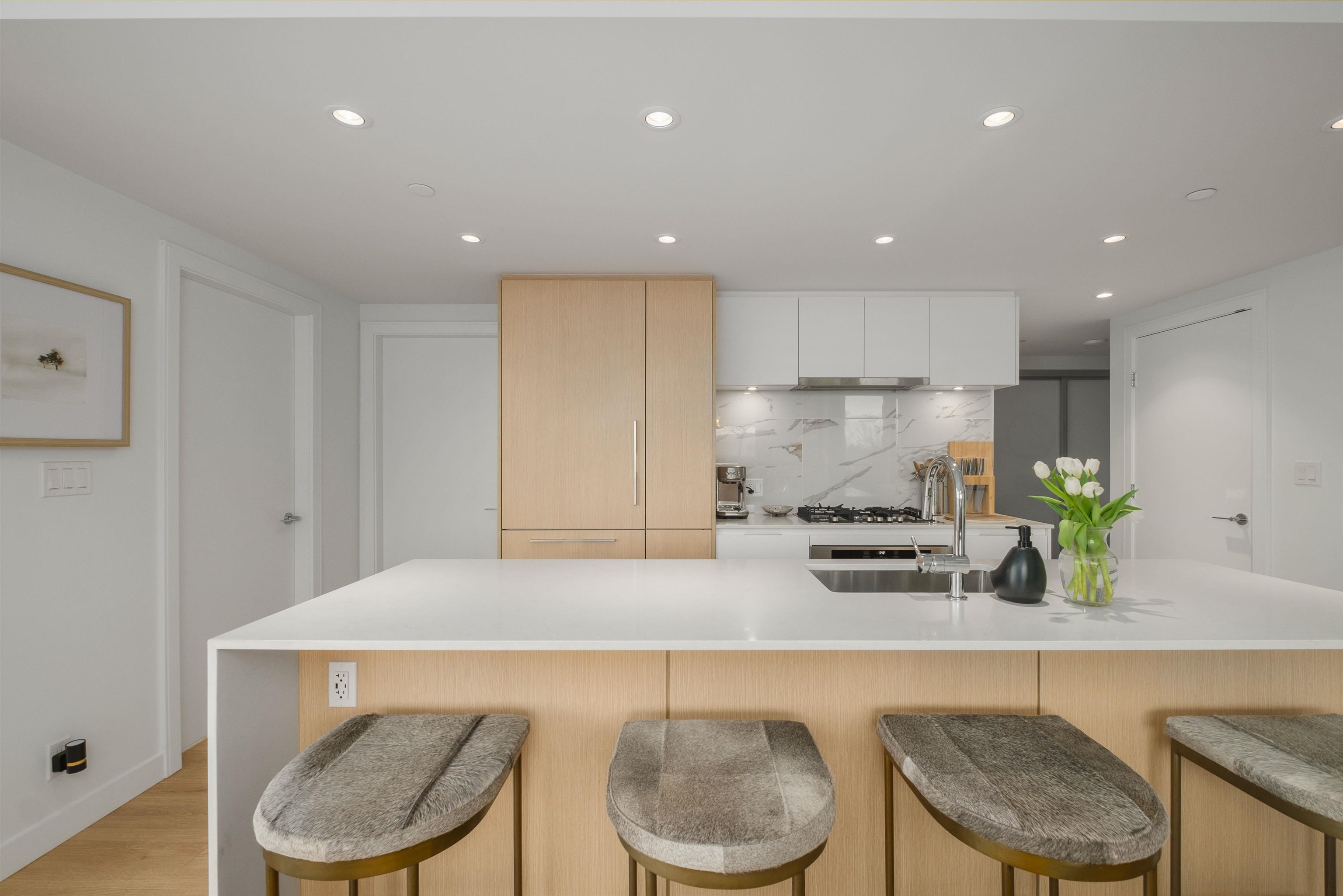 Listing image of 706 1500 FERN STREET
