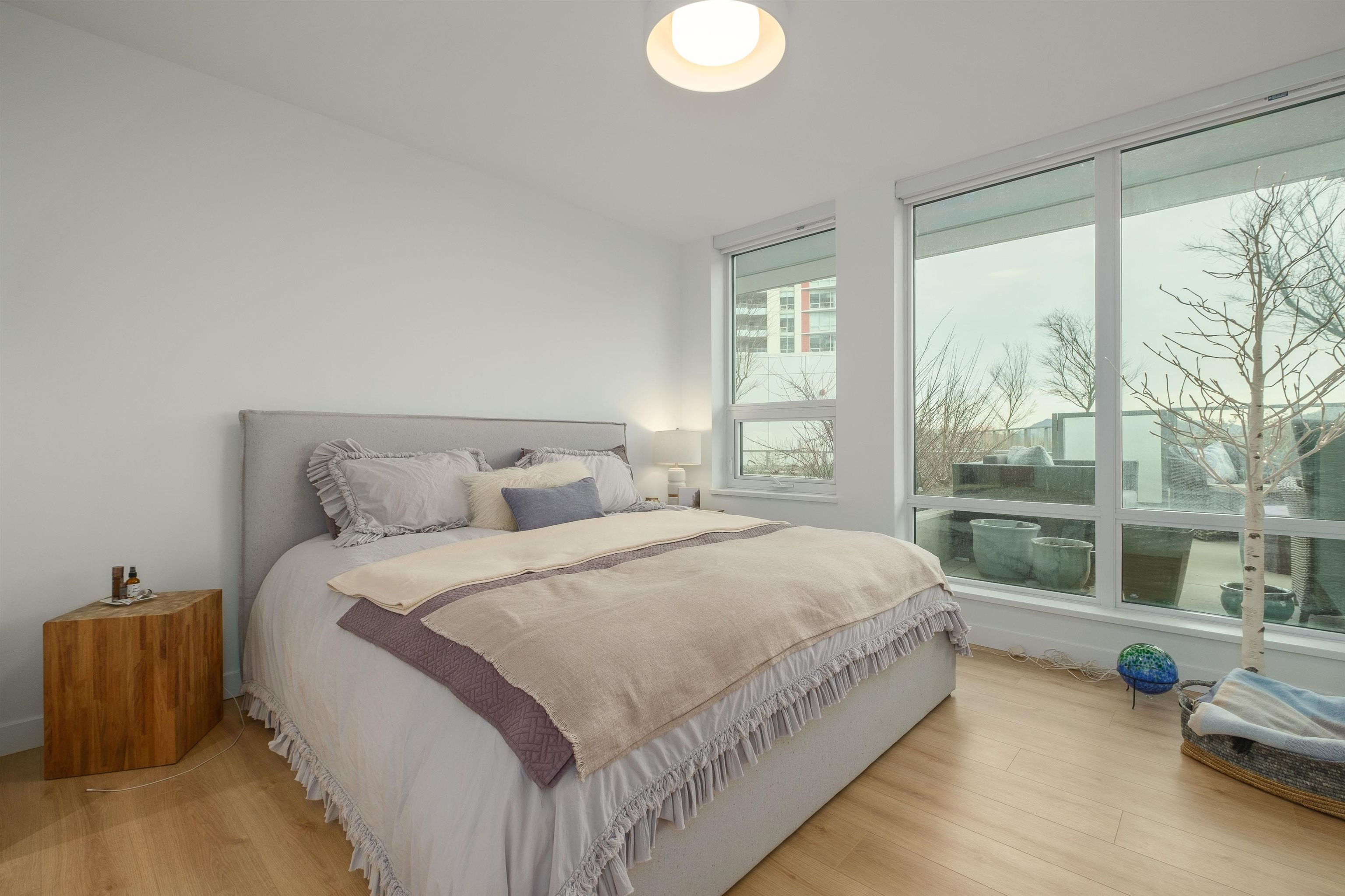 Listing image of 706 1500 FERN STREET
