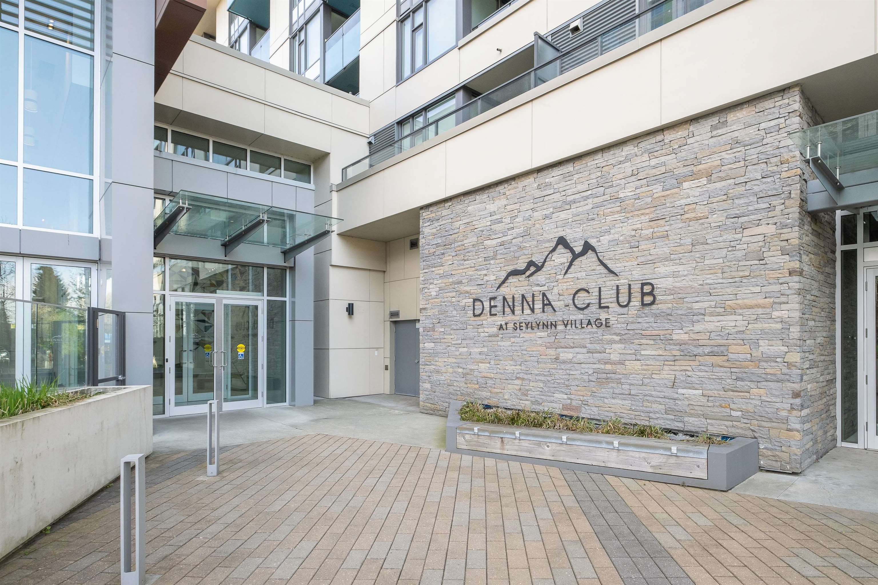 Listing image of 706 1500 FERN STREET