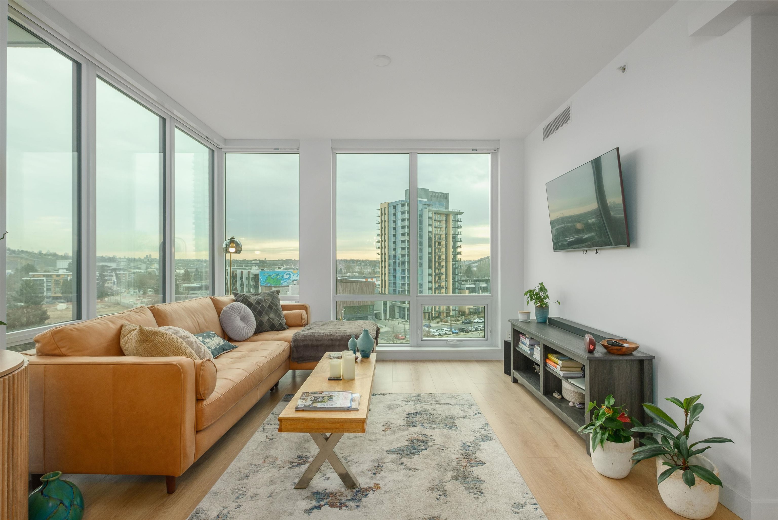 Listing image of 706 1500 FERN STREET