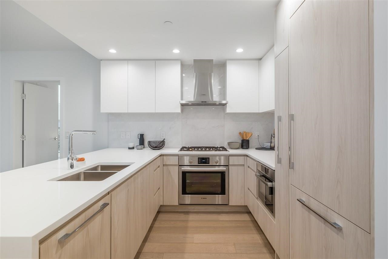 Listing image of 303 177 W 3RD STREET