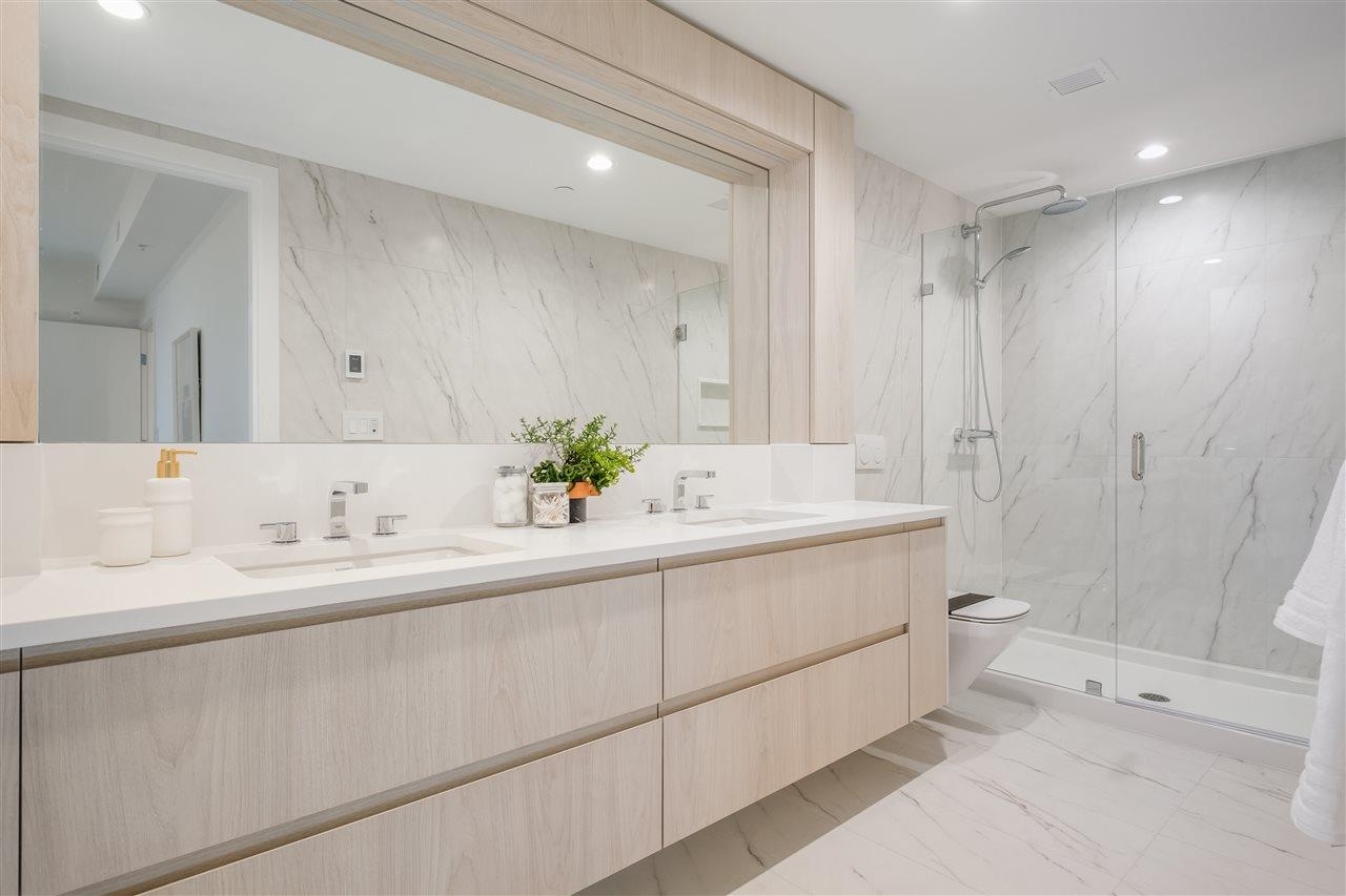 Listing image of 303 177 W 3RD STREET