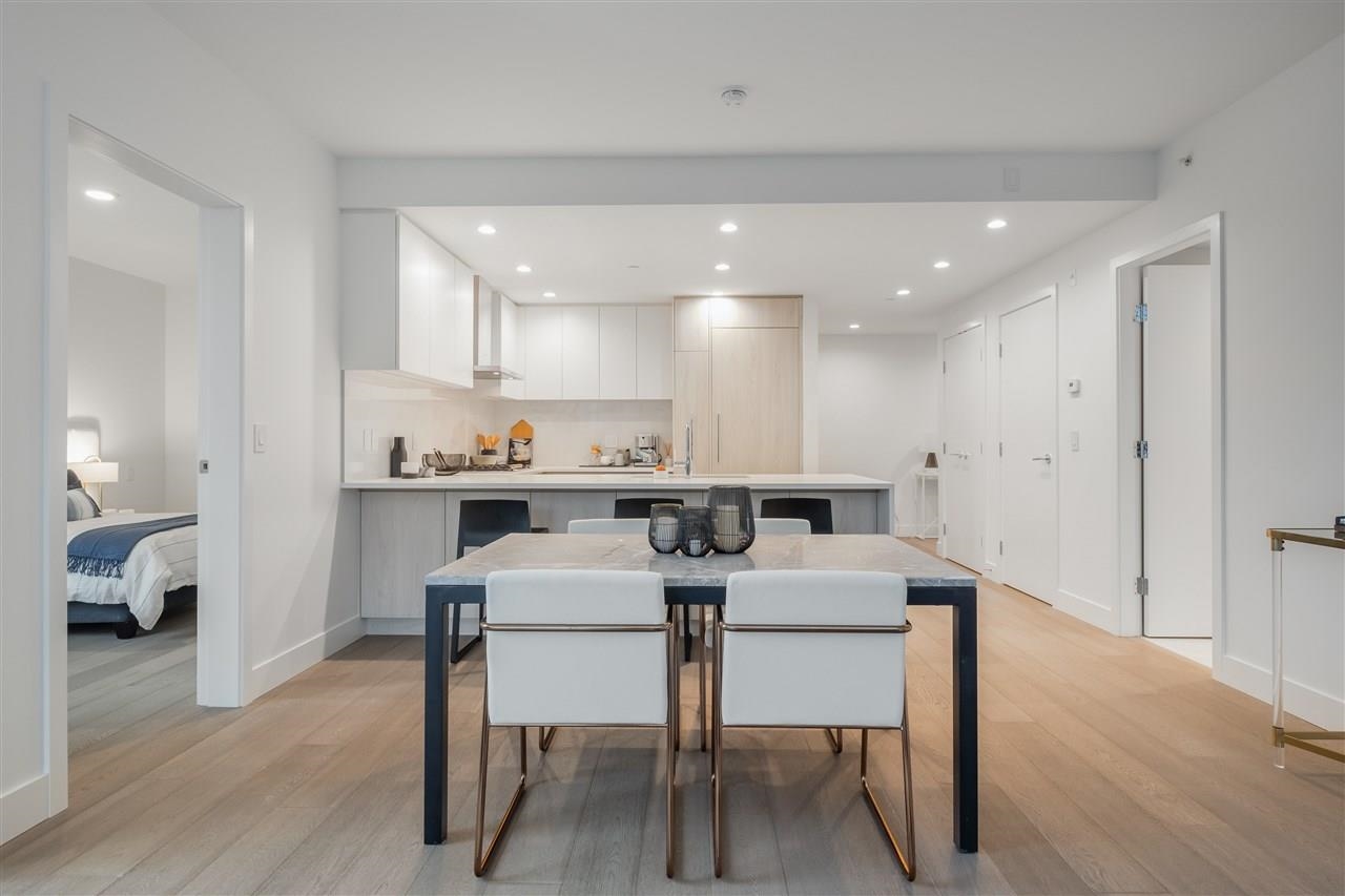 Listing image of 303 177 W 3RD STREET