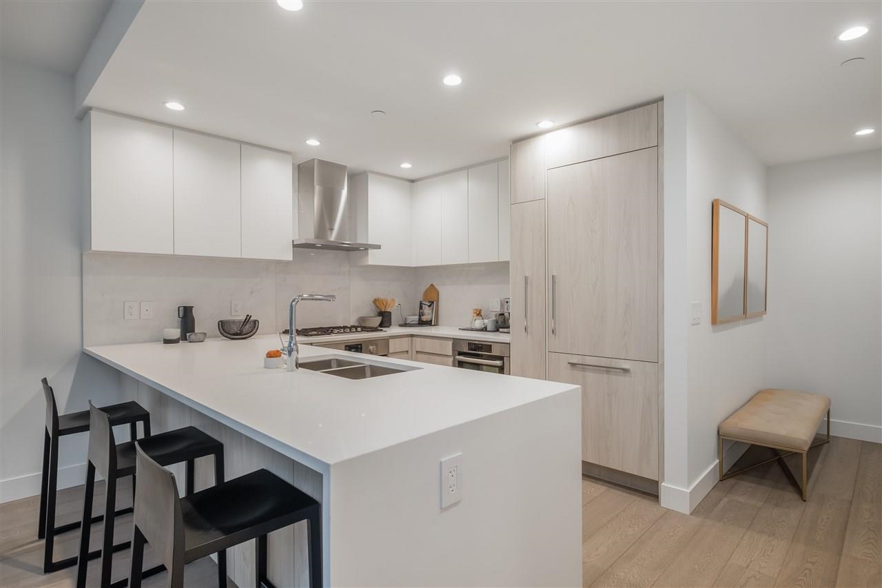 Listing image of 303 177 W 3RD STREET