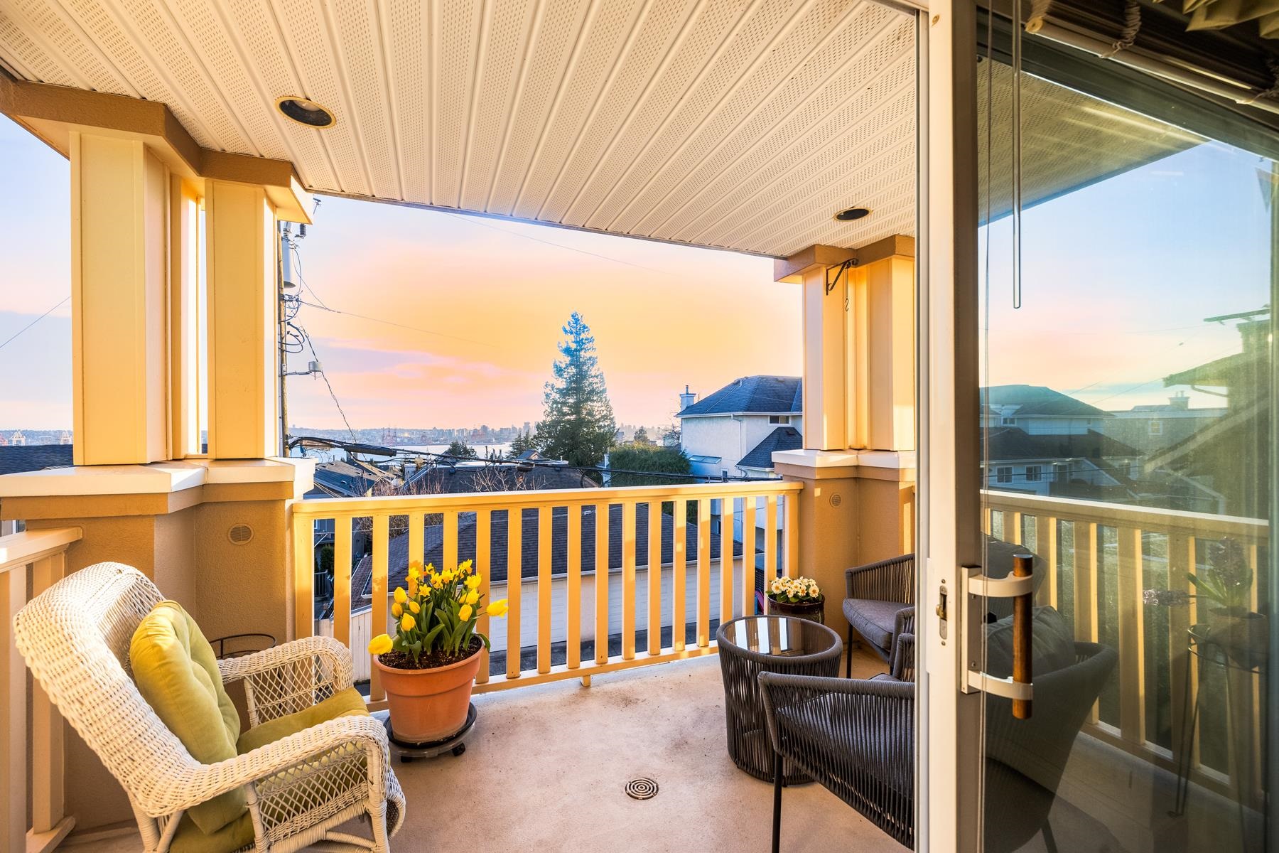Listing image of 209 257 E KEITH ROAD